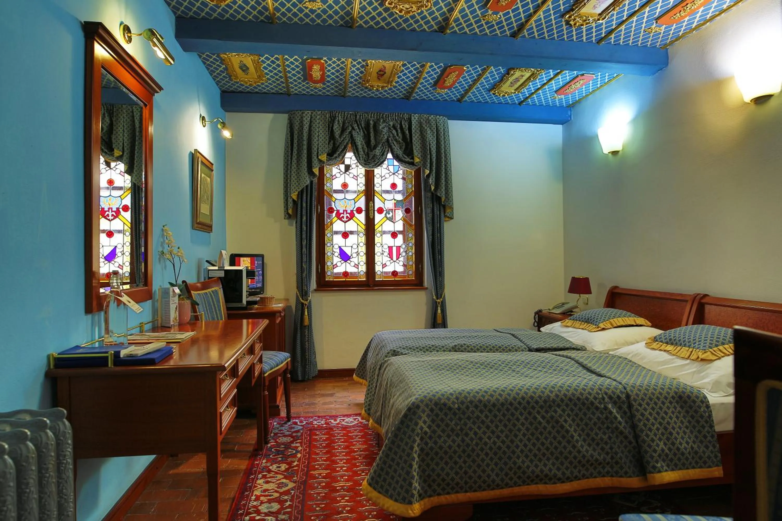 Photo of the whole room, Bed in Royal Ricc