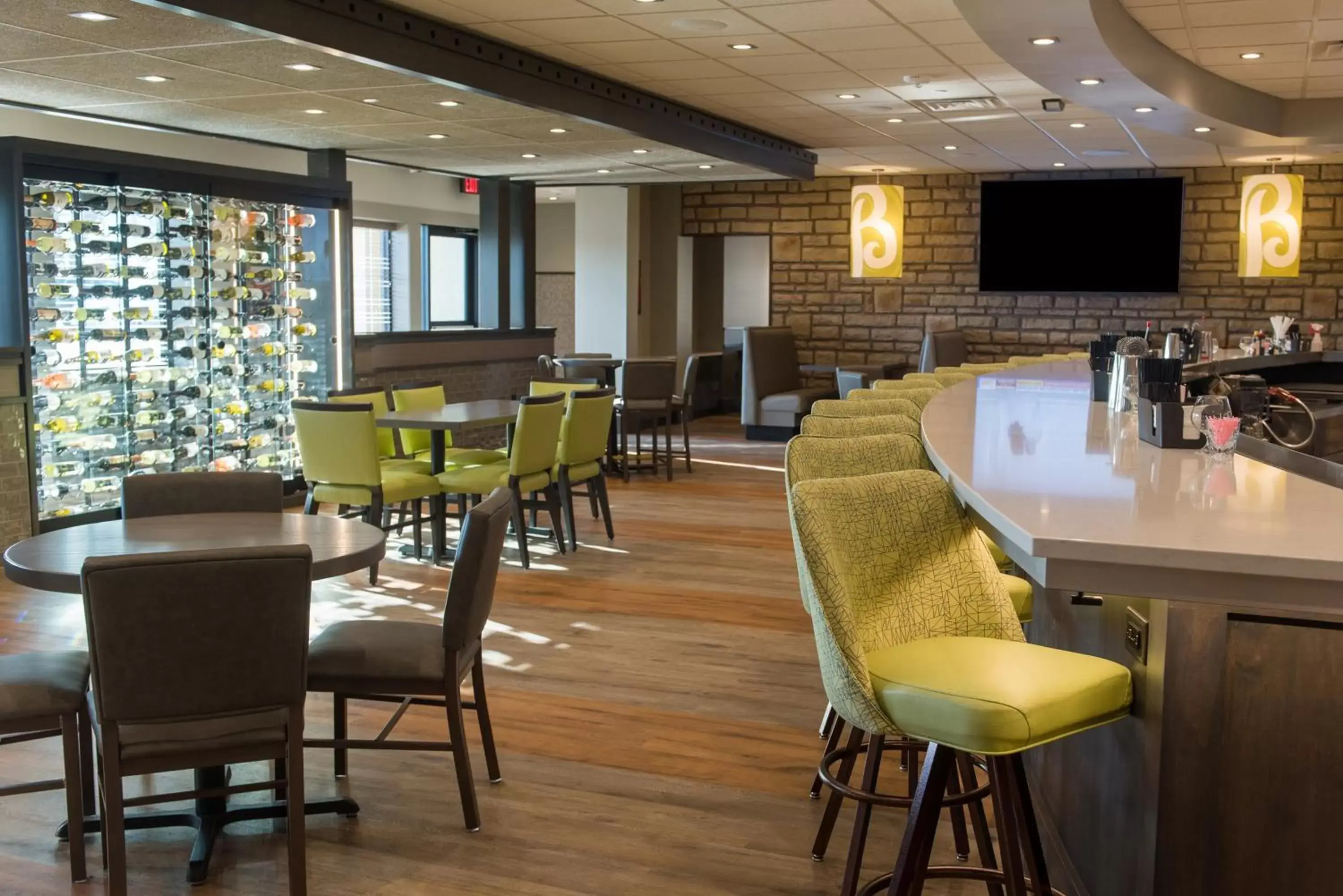 Restaurant/Places to Eat in Holiday Inn Hotel & Suites Des Moines-Northwest, an IHG Hotel