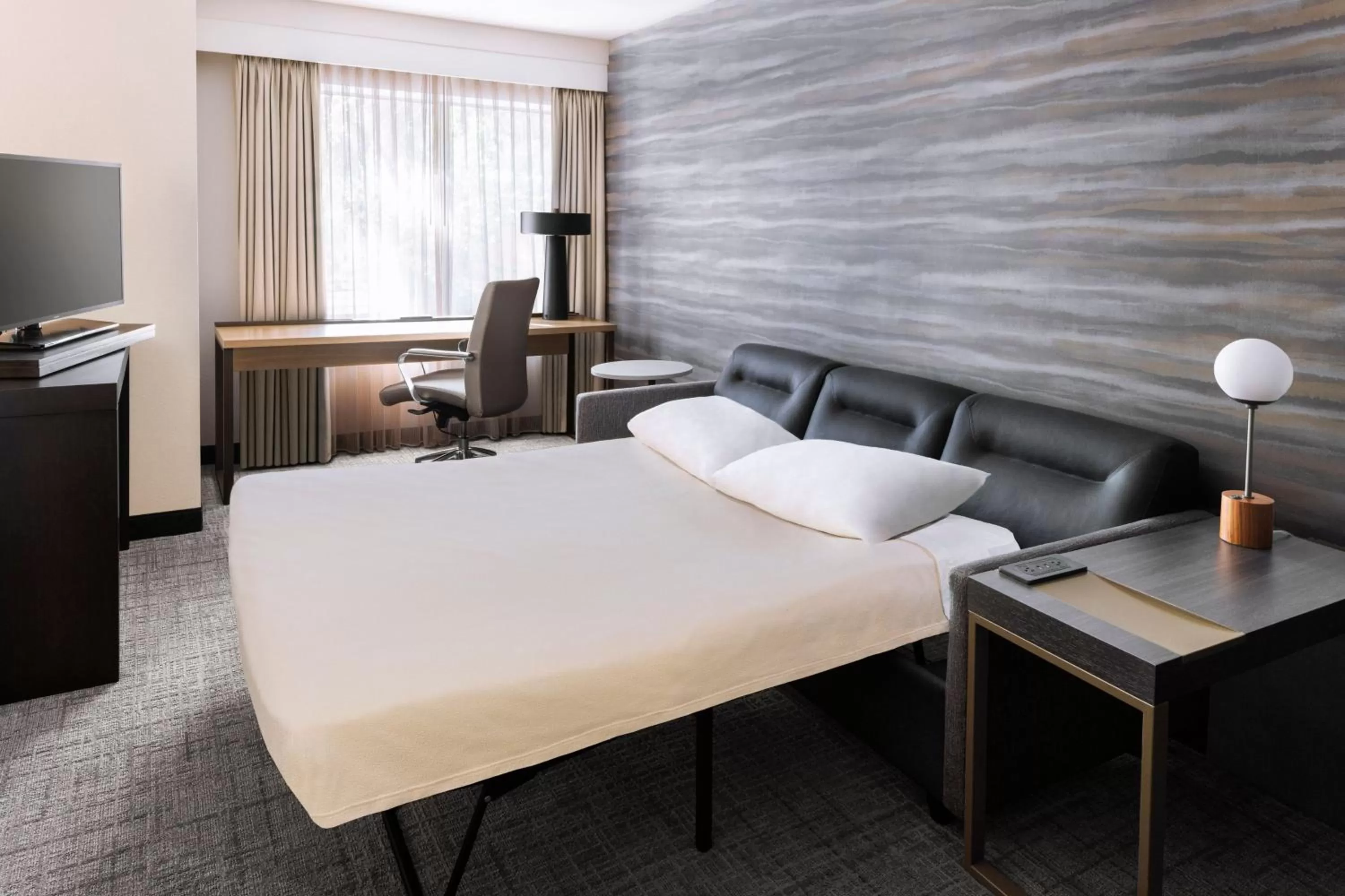 Photo of the whole room, Bed in Residence Inn by Marriott Sacramento Downtown at Capitol Park