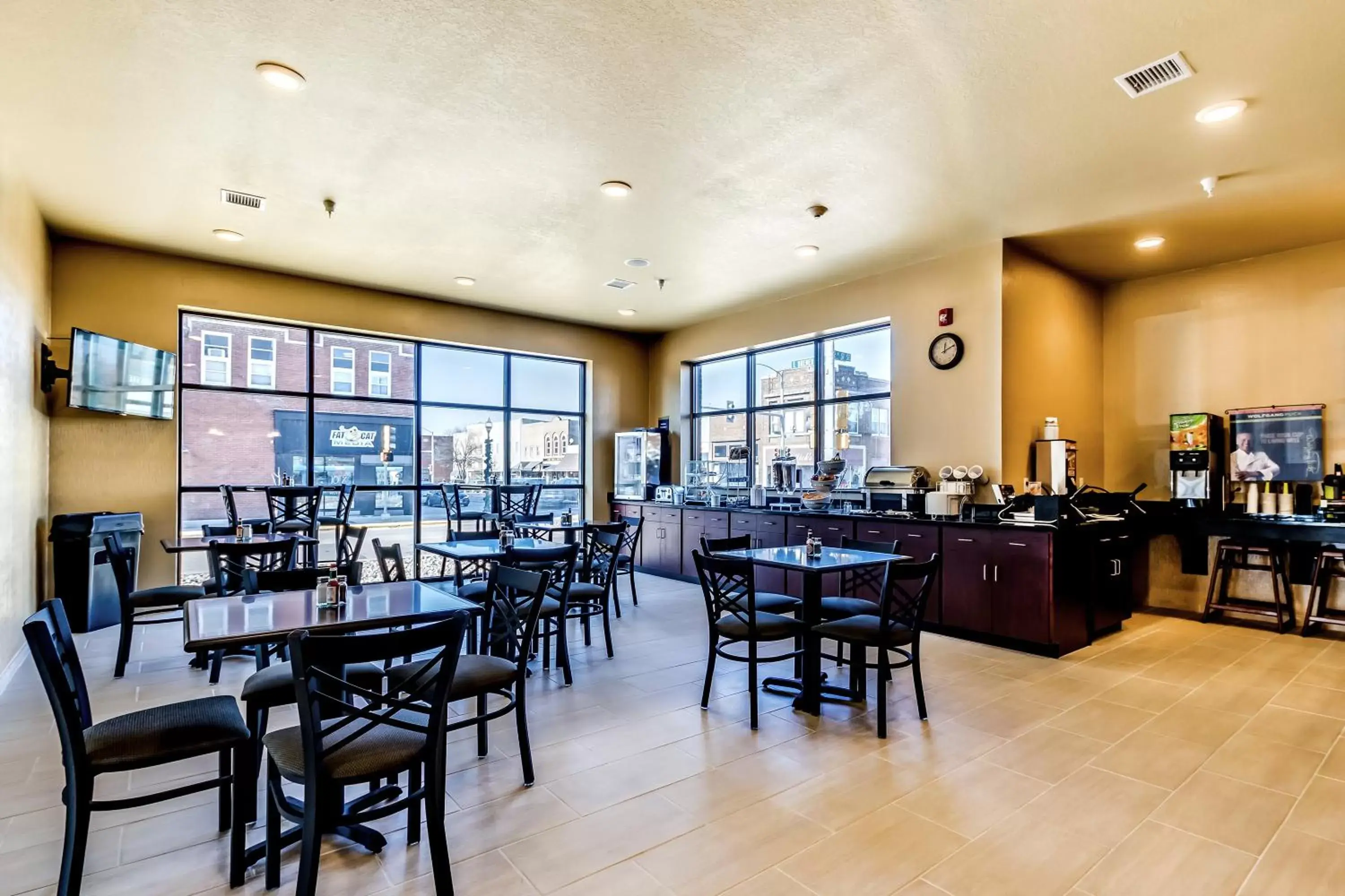 Lobby or reception, Restaurant/Places to Eat in Cobblestone Inn & Suites - Waverly