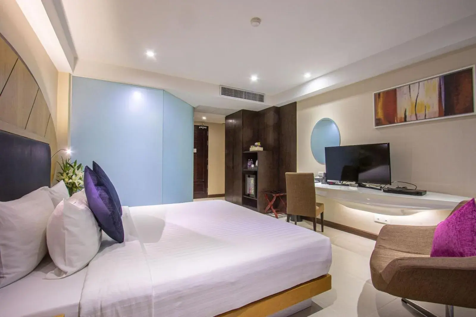 Photo of the whole room in Hotel Icon Bangkok Sukhumvit 2