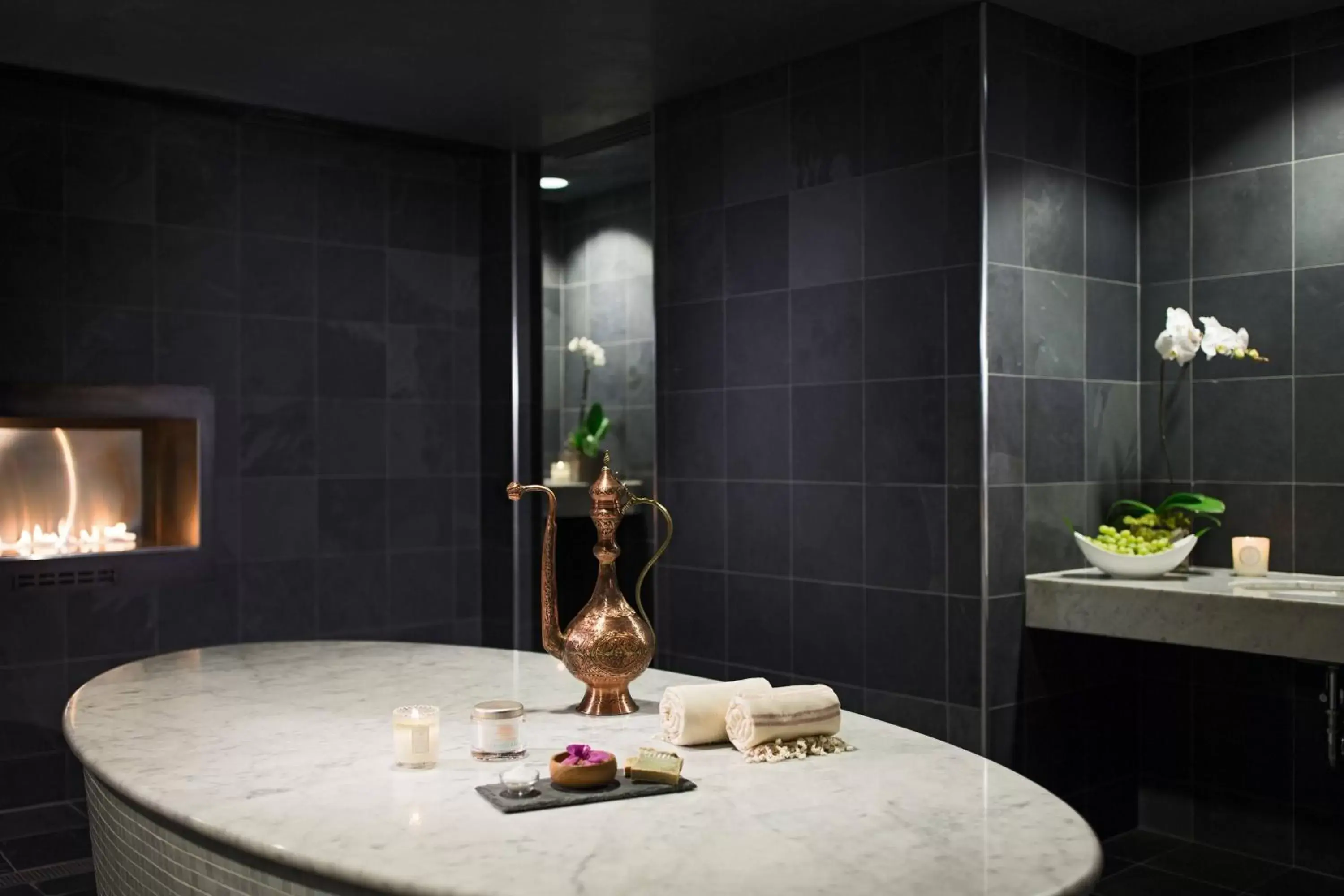 Spa and wellness centre/facilities, Bathroom in JW Marriott Chicago