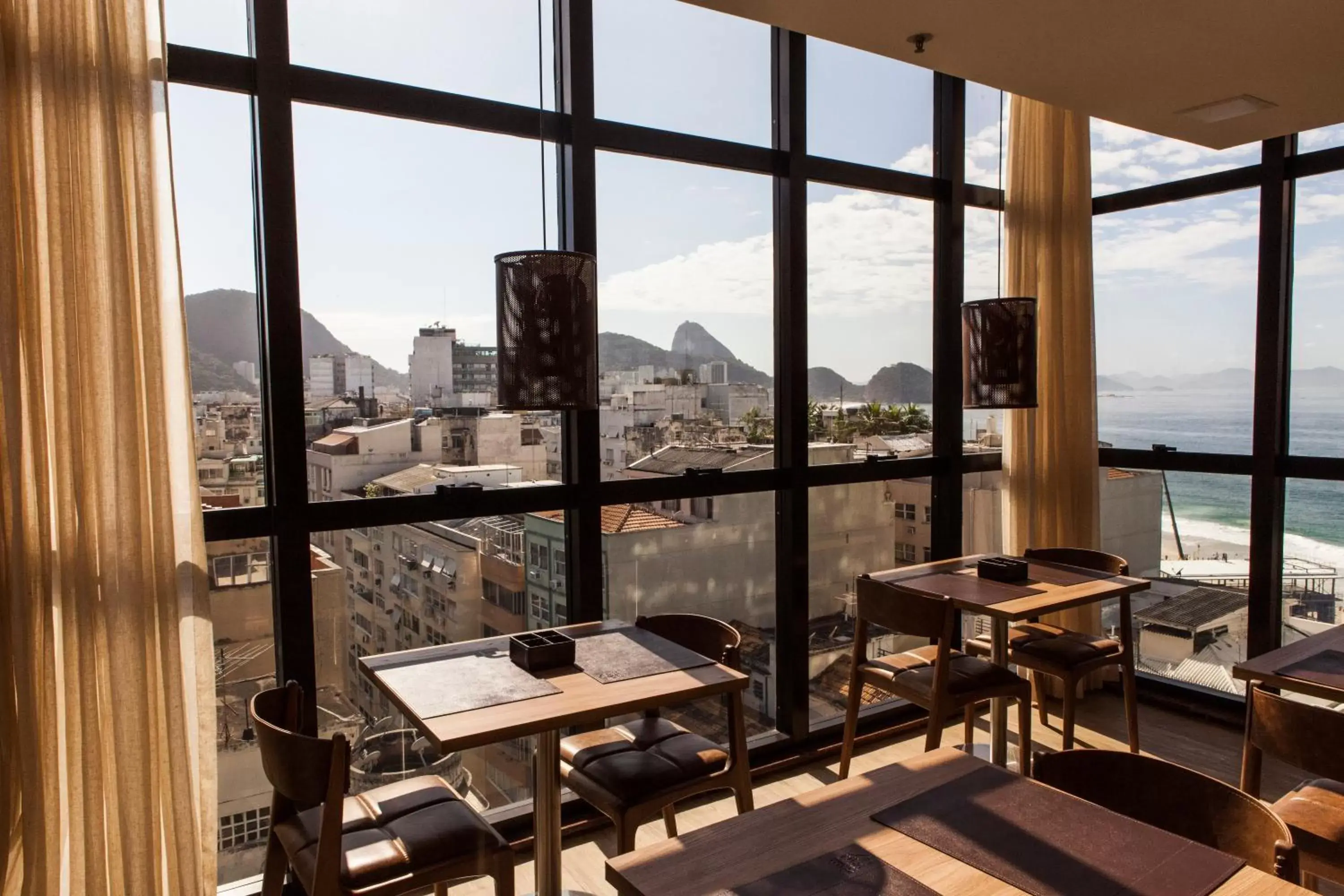 Dining area, Mountain View in Ritz Copacabana Boutique Hotel