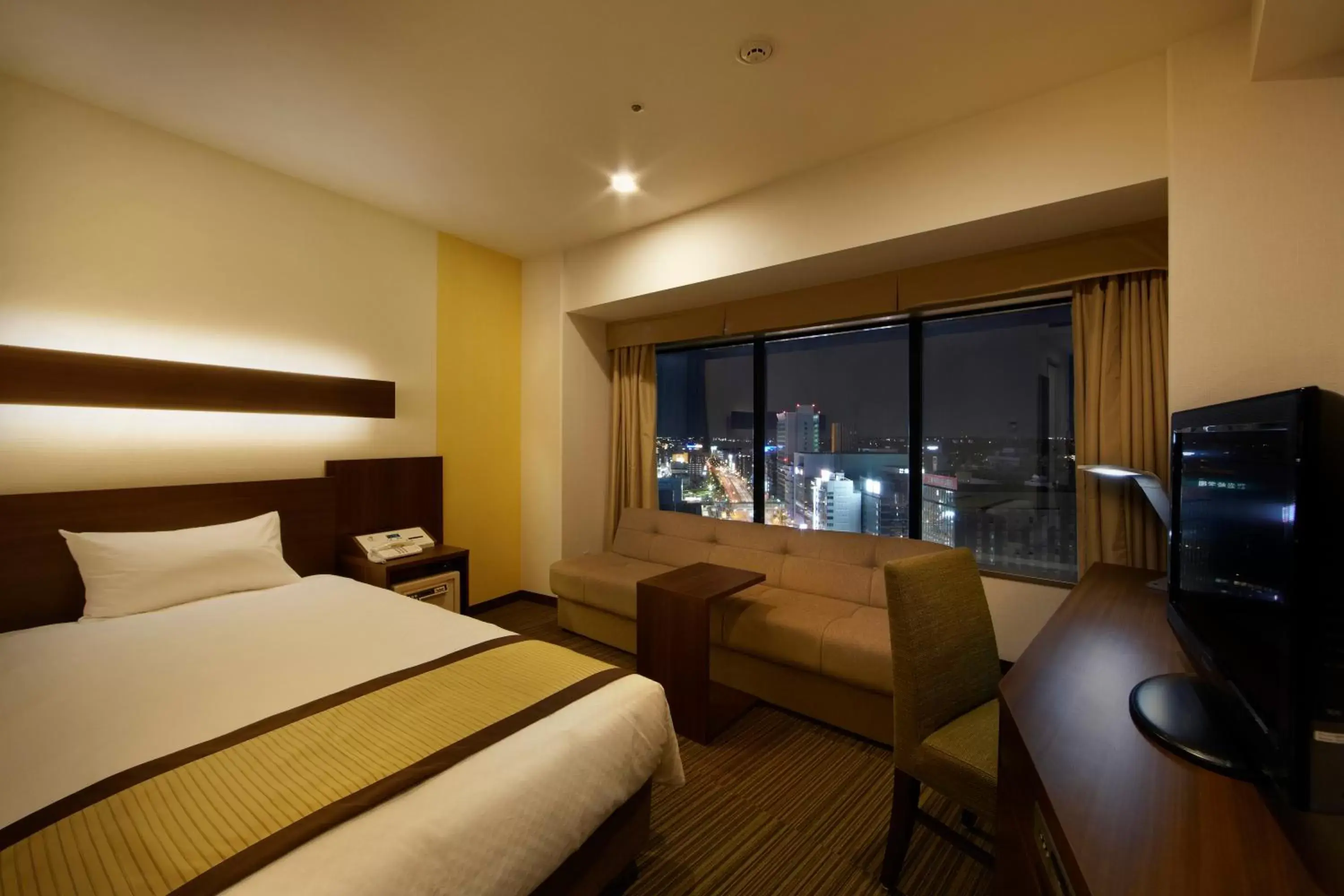 View (from property/room), Bed in Shin Yokohama Prince Hotel View (from property/room), Bed in Shin Yokohama Prince Hotel