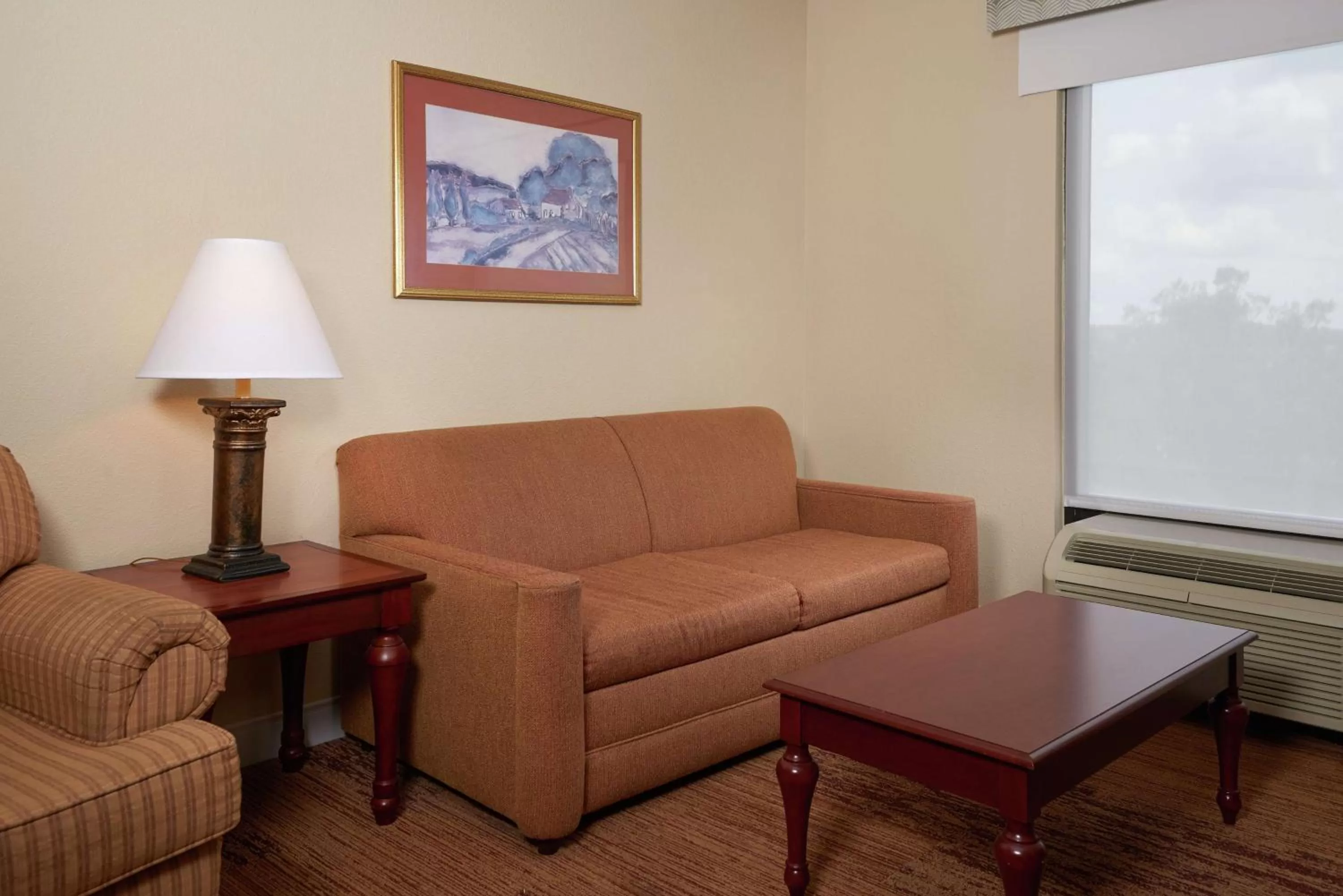 Living room in Hampton Inn Shrewsbury