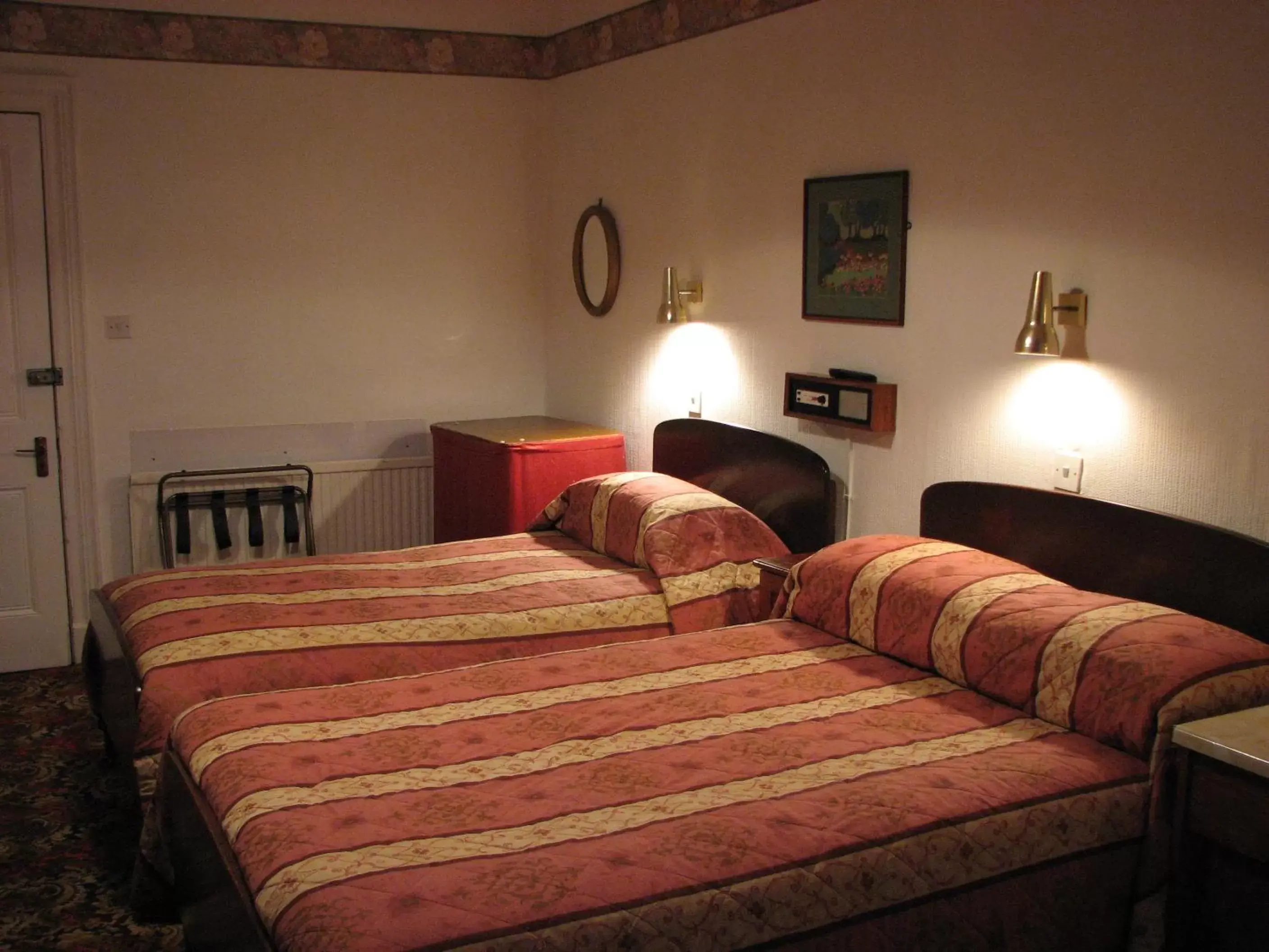 Bedroom, Bed in Lancaster Hotel