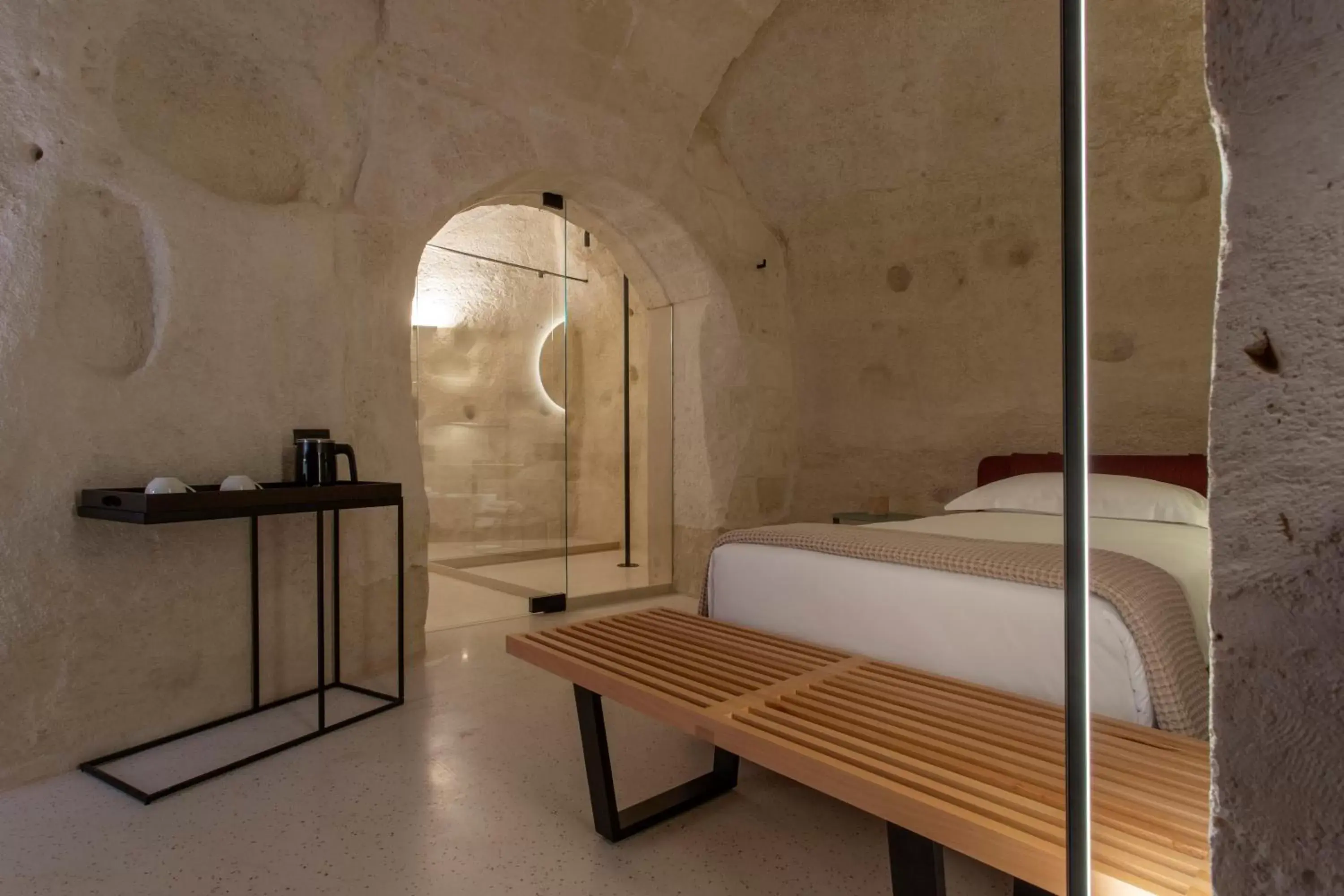 Shower, Bed in PIANELLE RESORT