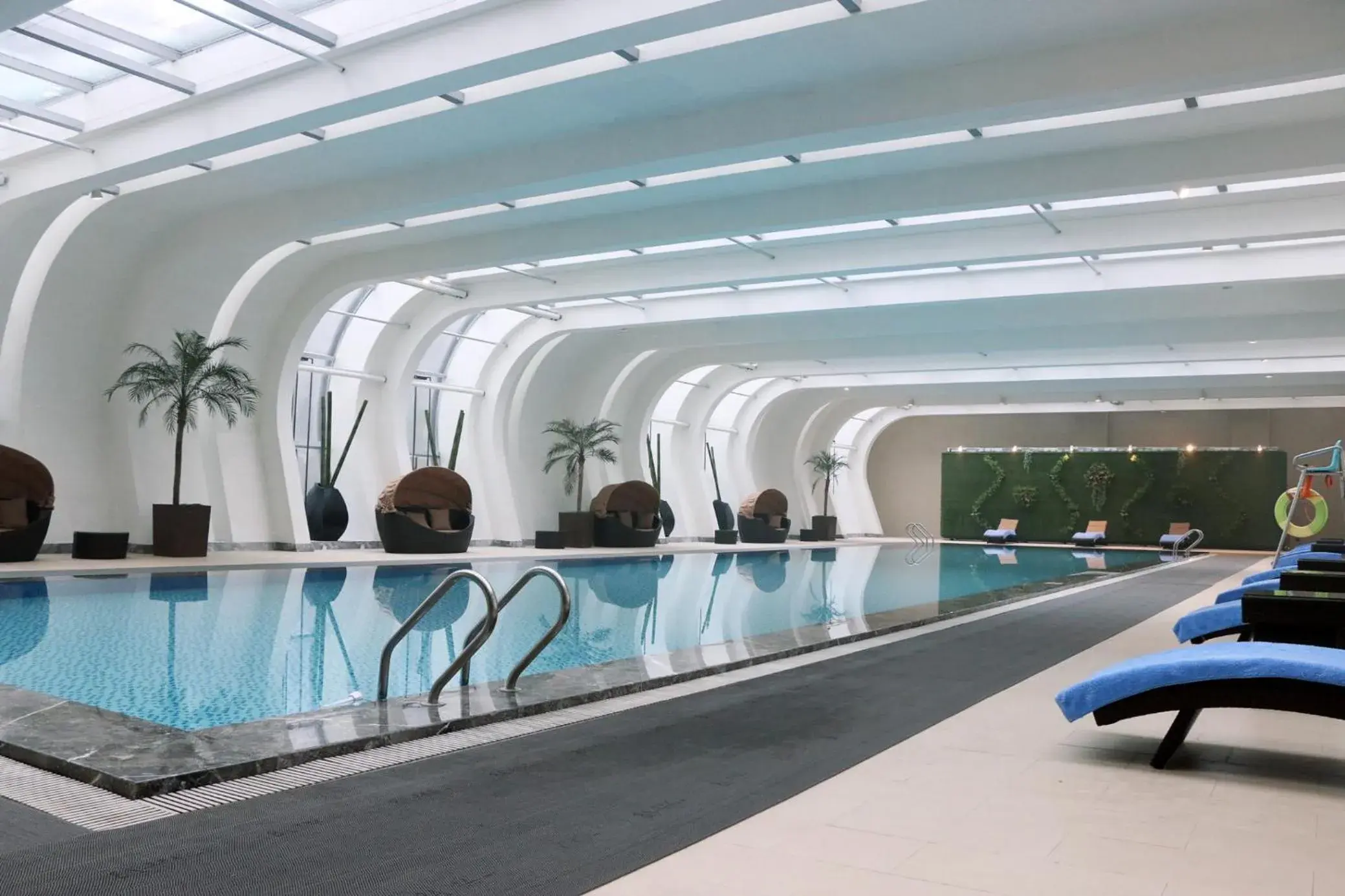 Swimming pool in Crowne Plaza Chengdu Wenjiang by IHG Swimming pool in Crowne Plaza Chengdu Wenjiang by IHG