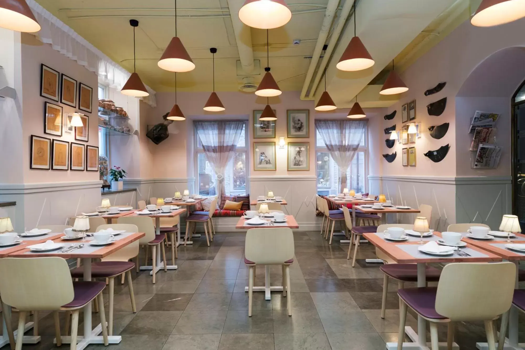 Restaurant/places to eat in Lady Hamilton Apartments Restaurant/places to eat in Lady Hamilton Apartments