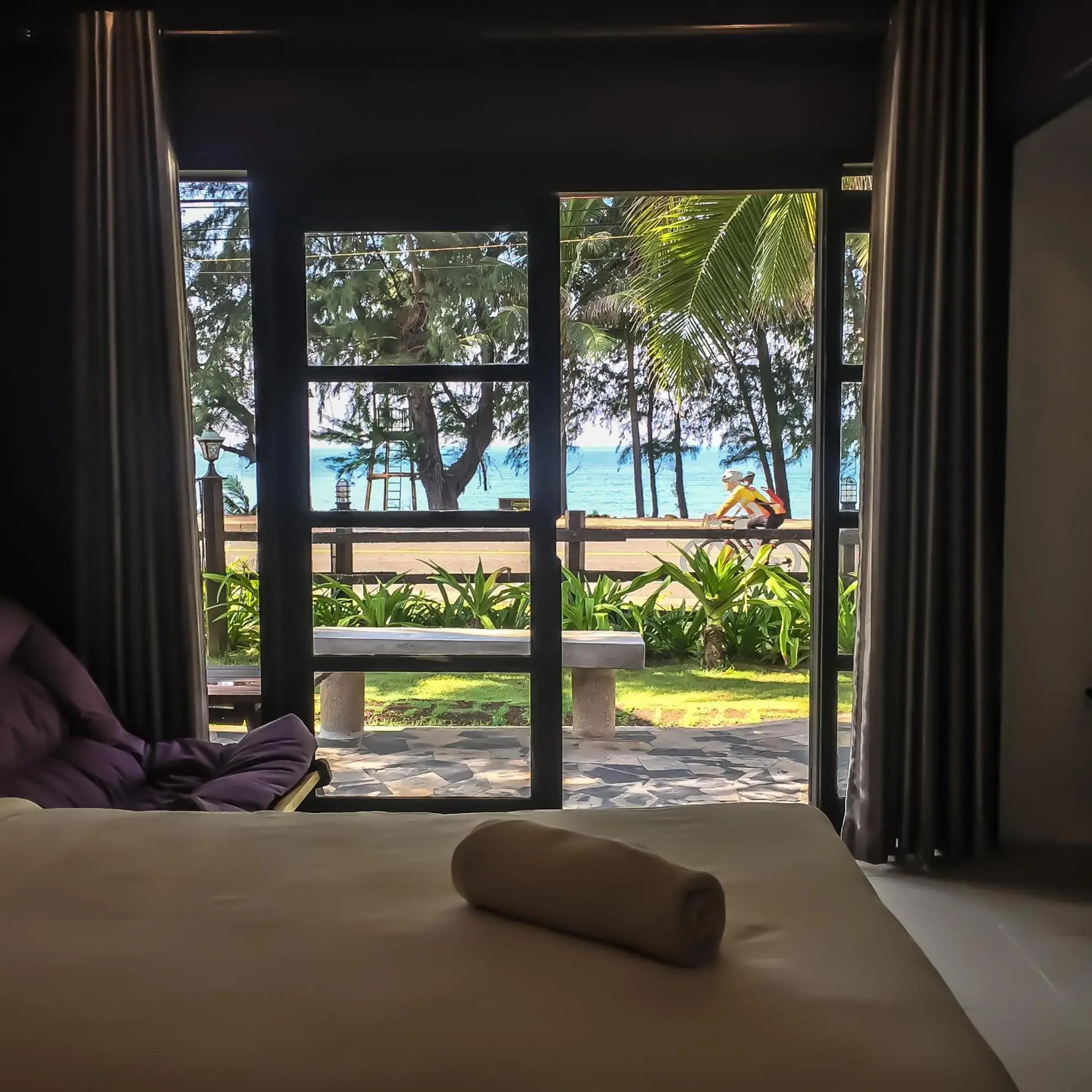 Sea view, Bed in Bayview Resort