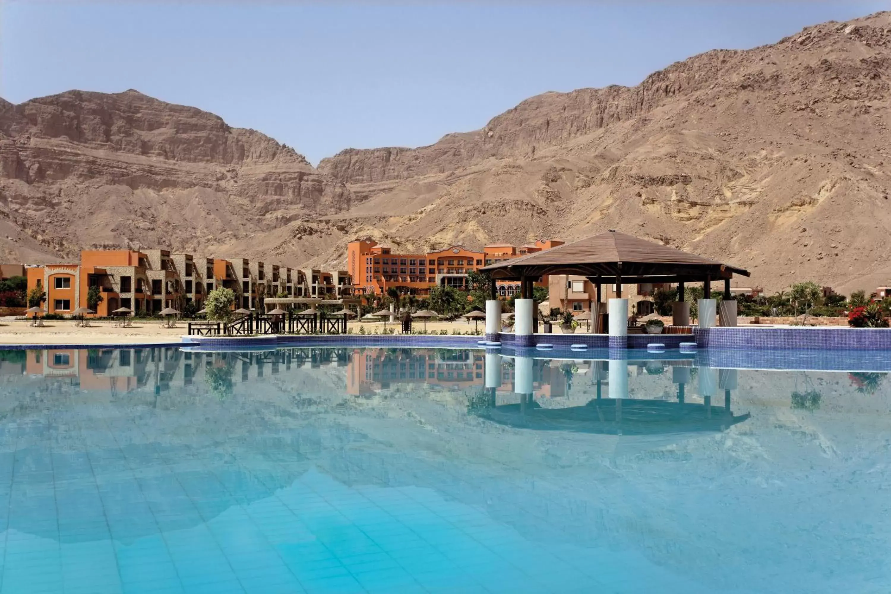 Swimming Pool in Mövenpick Resort El Sokhna