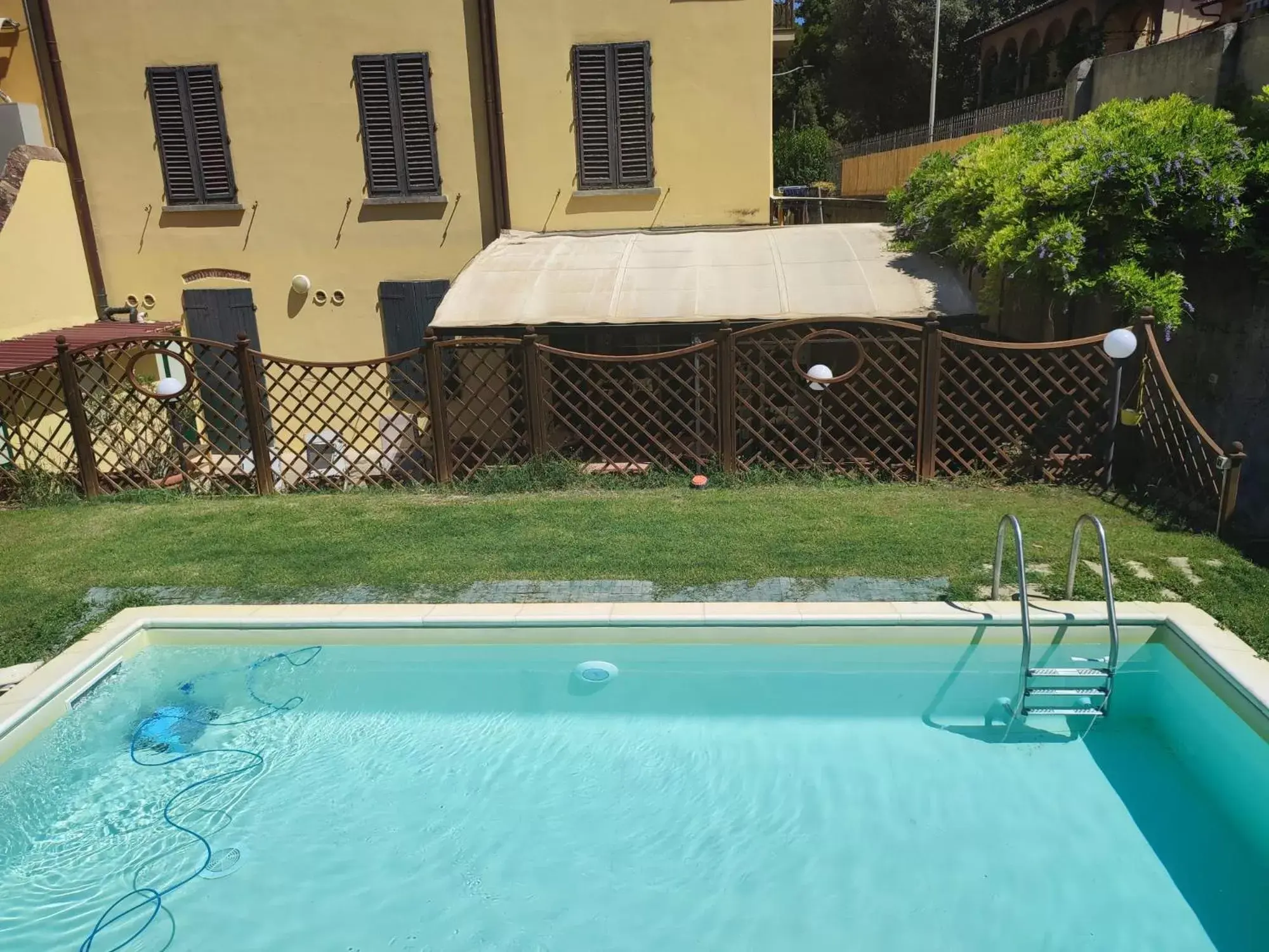 Swimming Pool in Florence Decamerone B&B