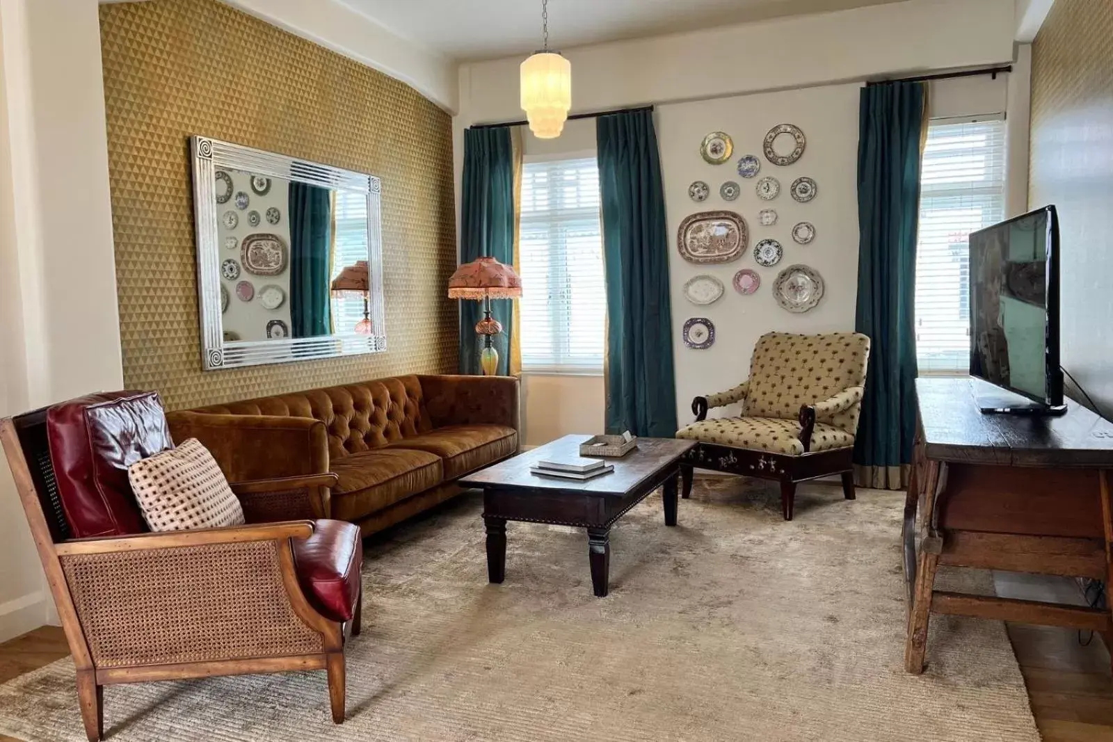 Living room, Seating Area in Art Deco Masonic Hotel