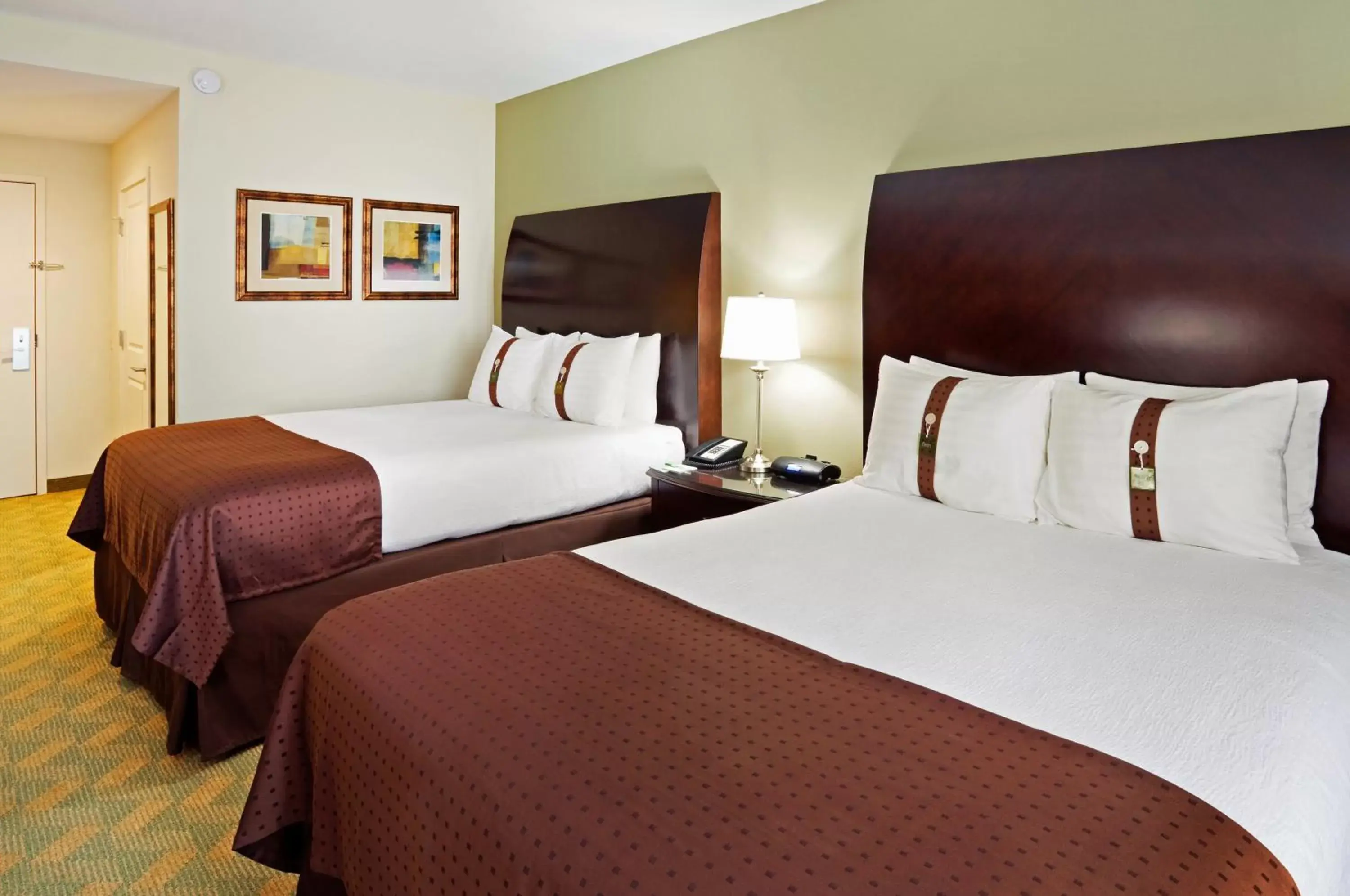 Photo of the whole room, Bed in Holiday Inn Rock Hill, an IHG Hotel