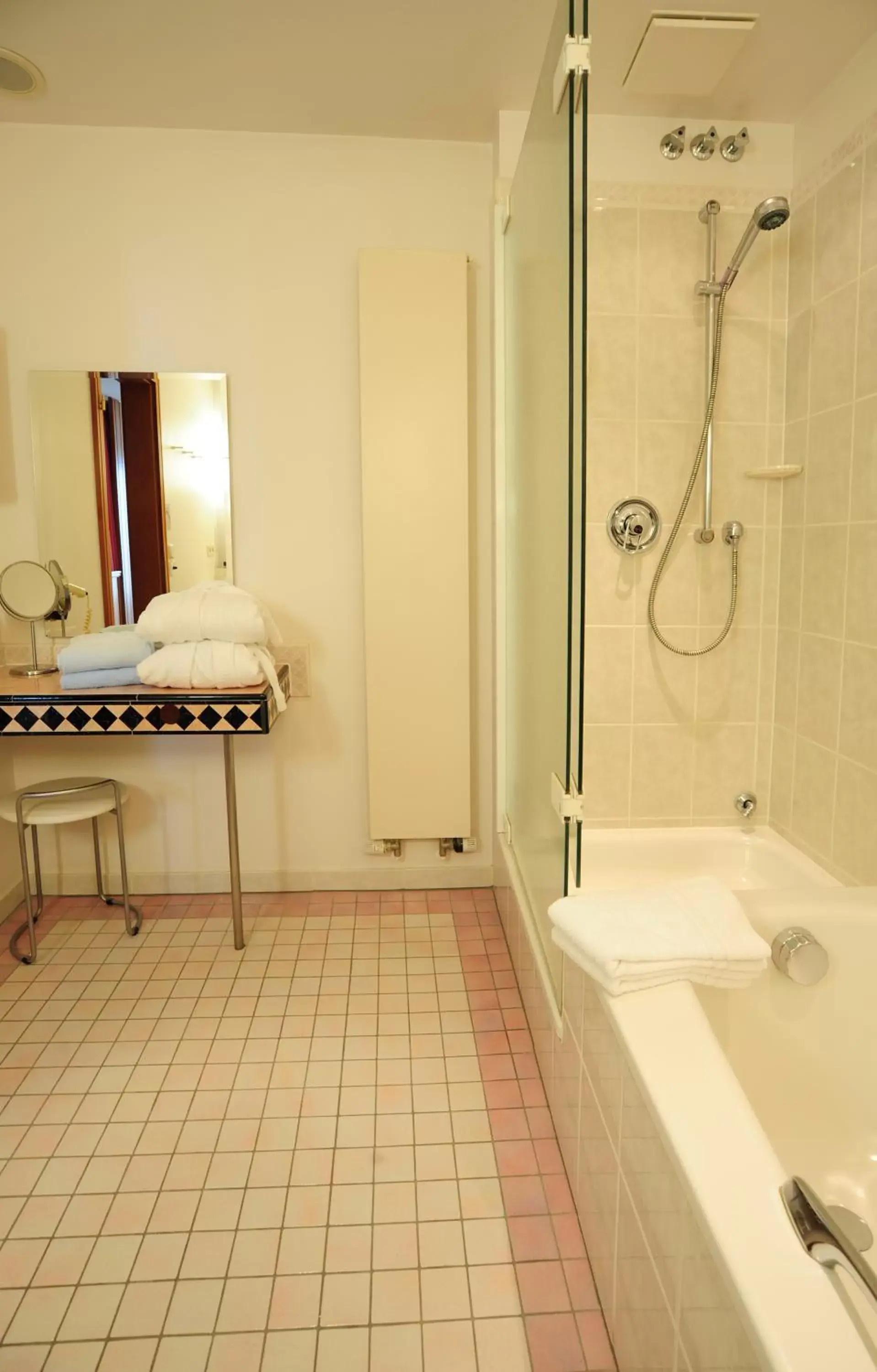 Bathroom in Berghotel Hoher Knochen