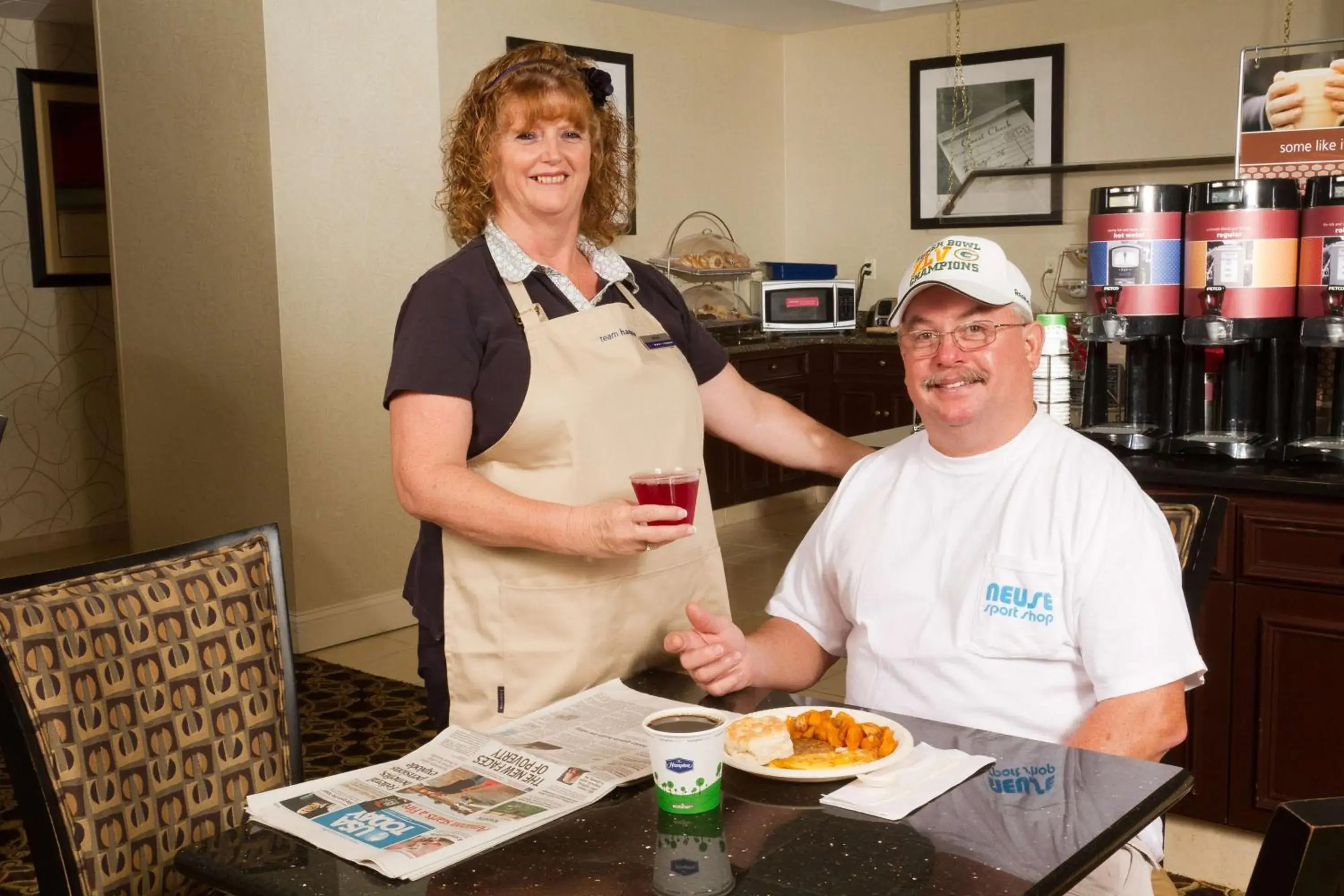 Dining area in Hampton Inn & Suites Jacksonville-Airport