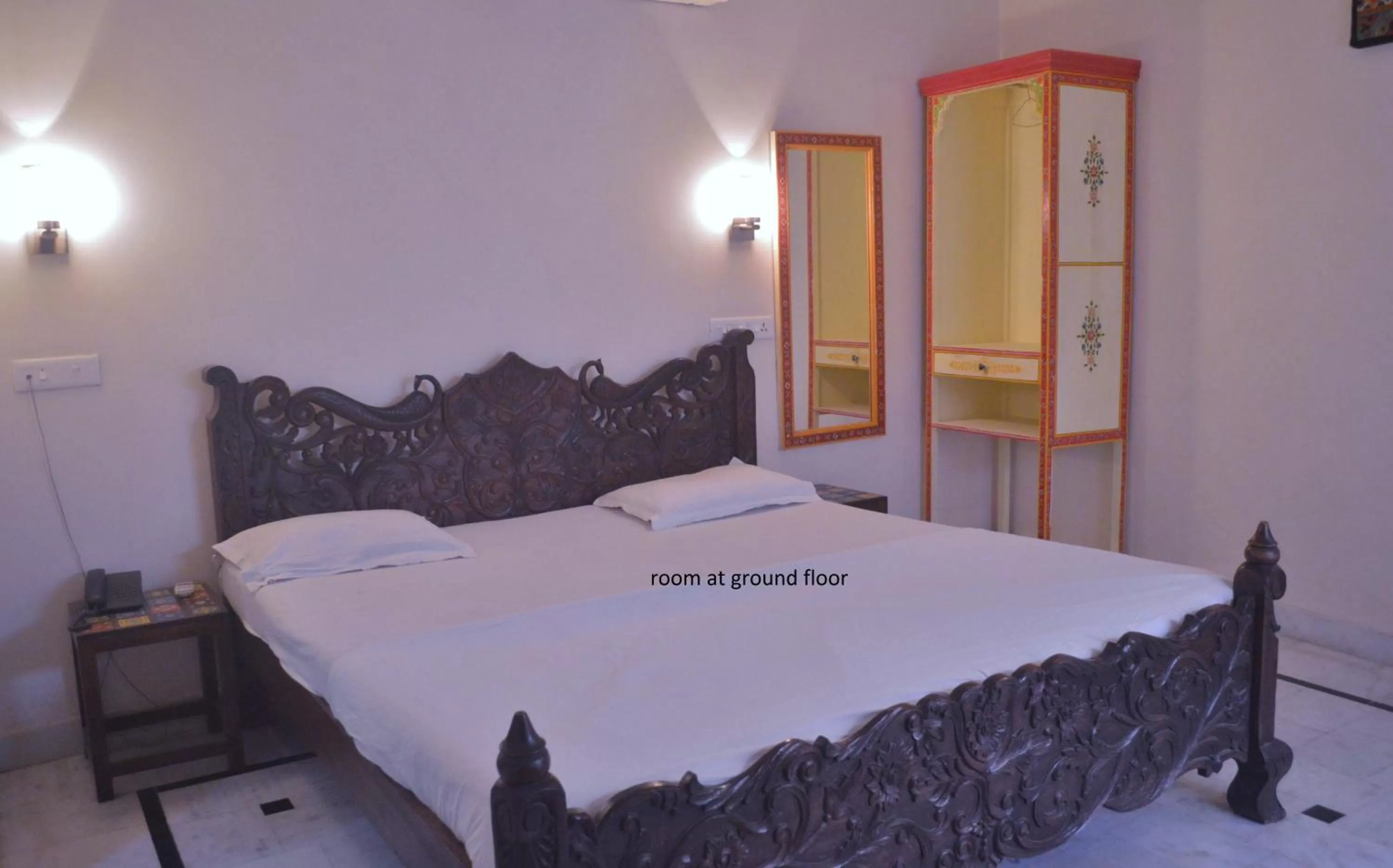 Bed in Rigmor haveli