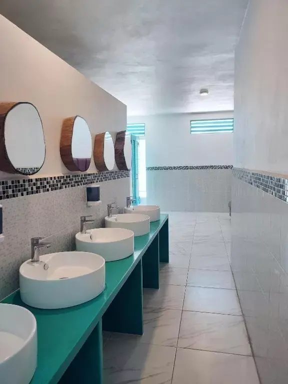 Toilet, Bathroom in Ocean Drive Hotel