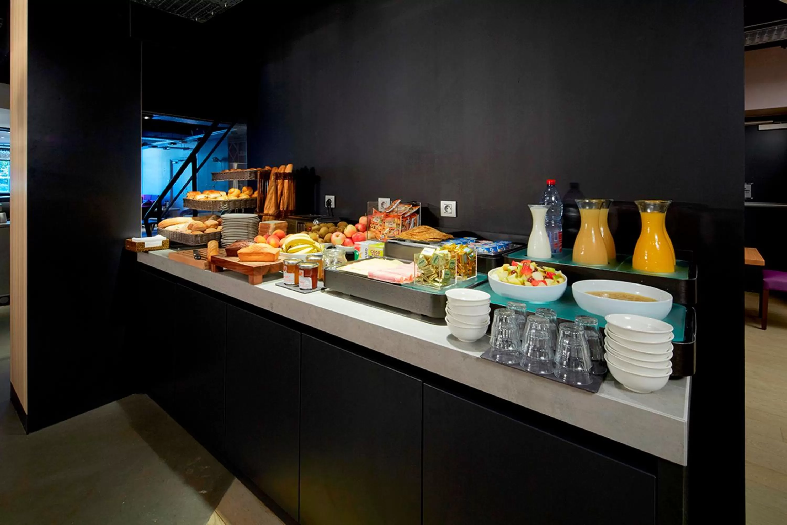 Buffet breakfast in Campanile Lyon Centre - Gare Perrache - Confluence