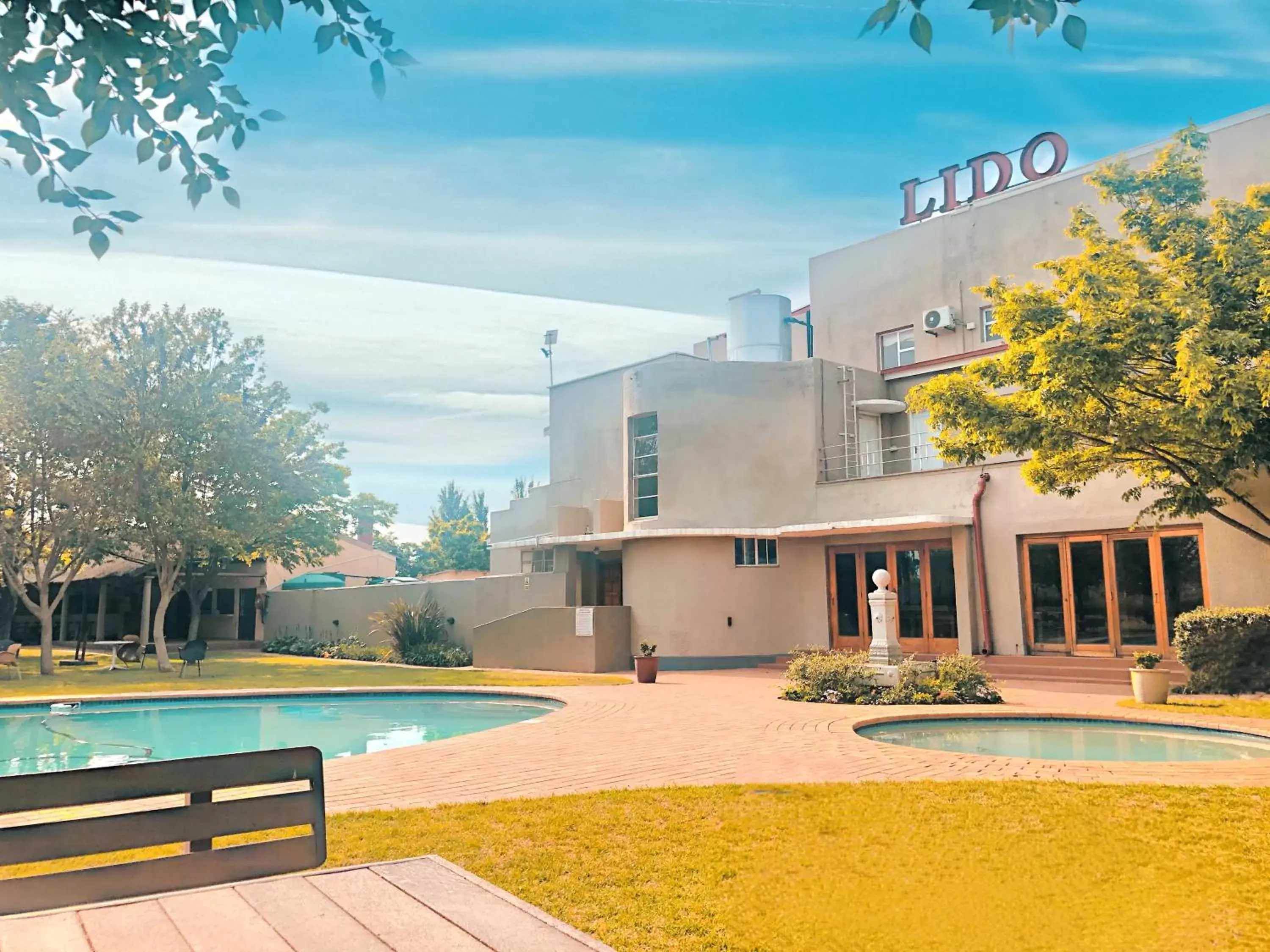 Swimming pool in Lido Hotel