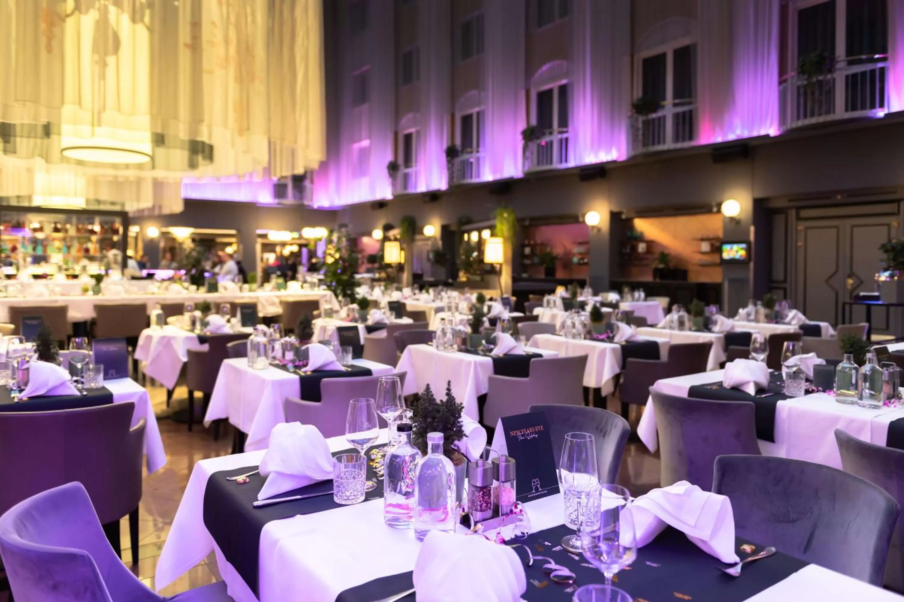 Restaurant/places to eat in Radisson Blu Hotel Bremen