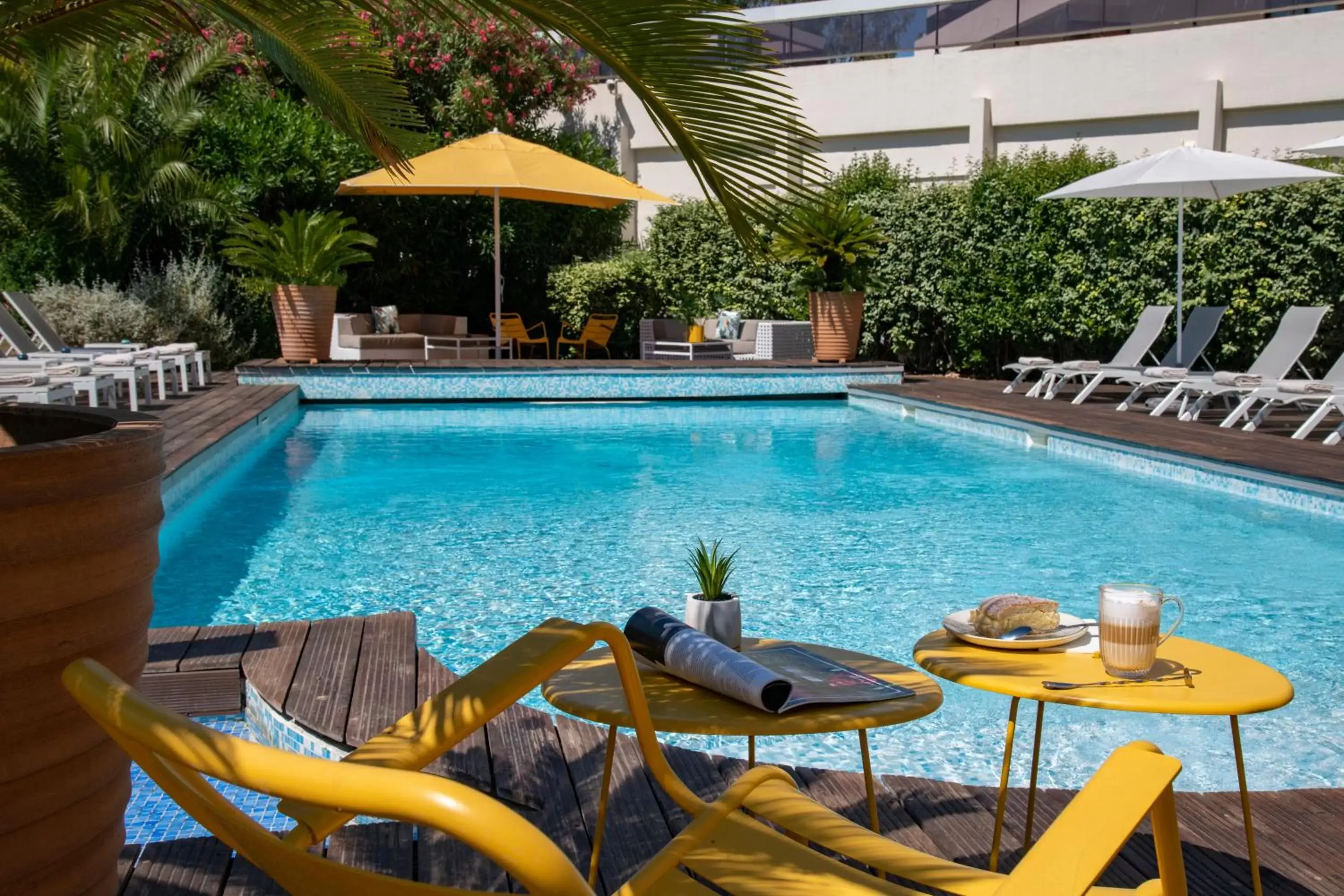 Swimming Pool in Mercure Hyères Centre Côte d'Azur