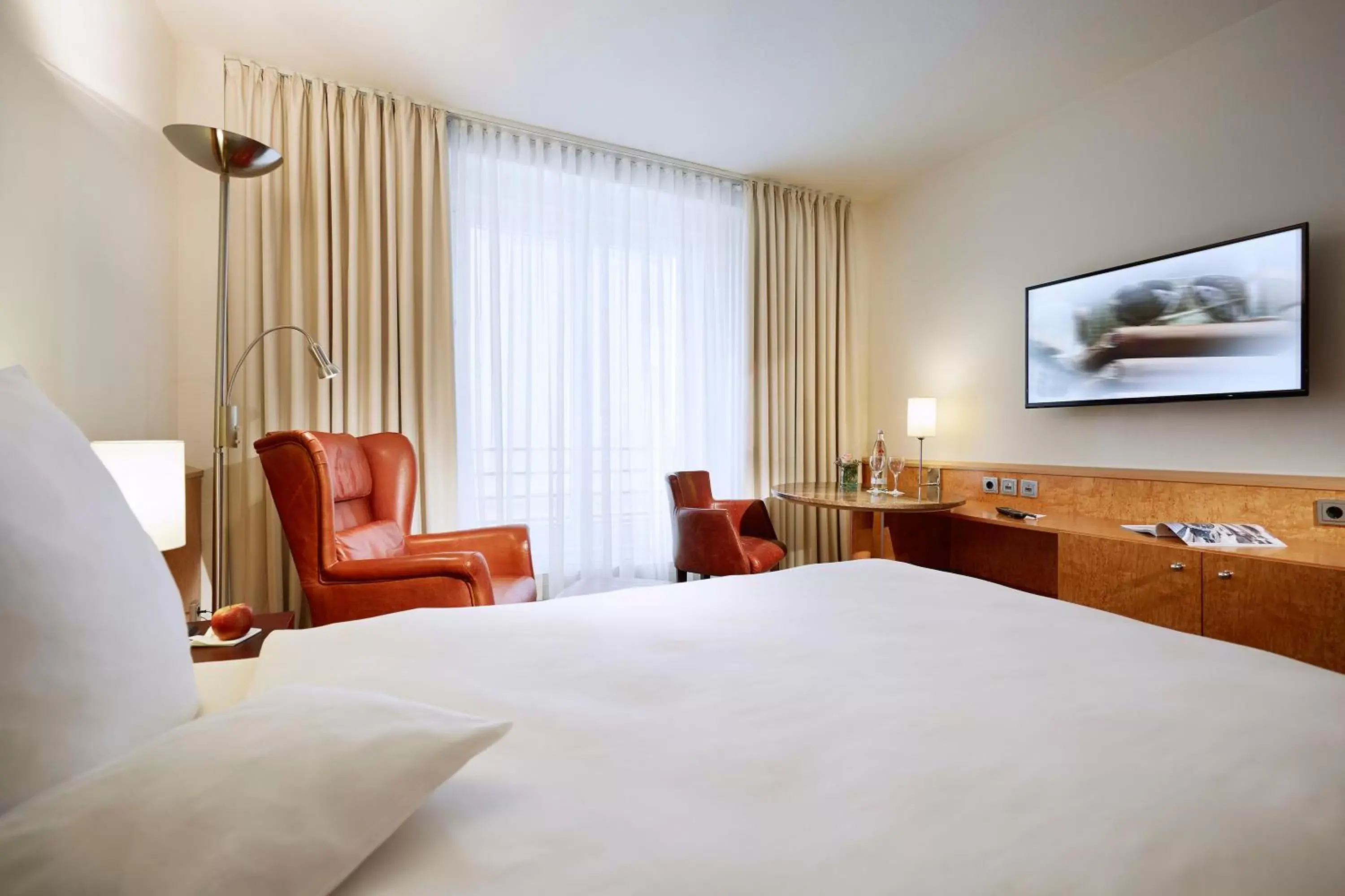 Photo of the whole room, Bed in Lindner Hotel Dusseldorf Airport