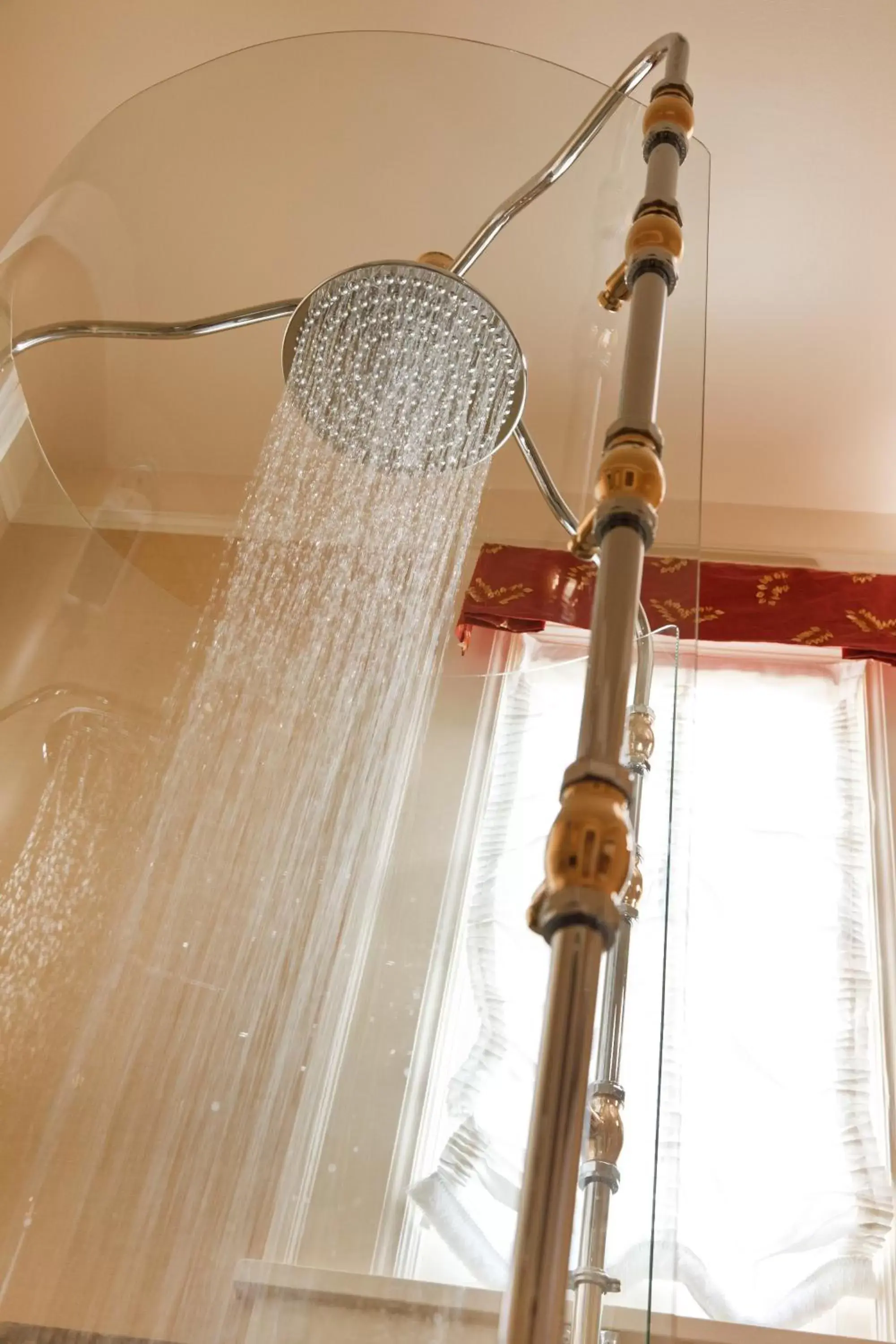 Shower, Bathroom in Abigail's Hotel