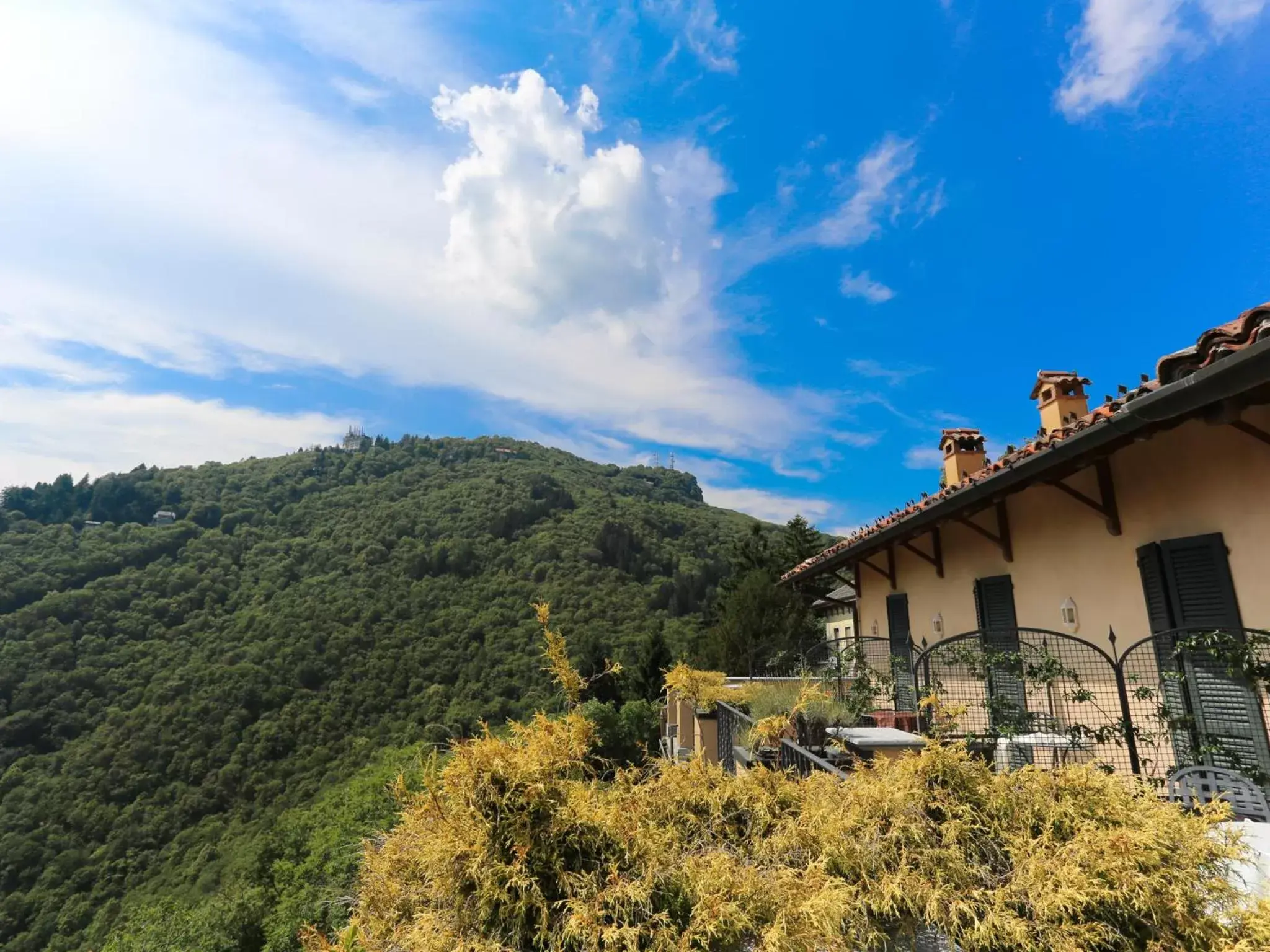 Day, Property Building in Hotel Colonne