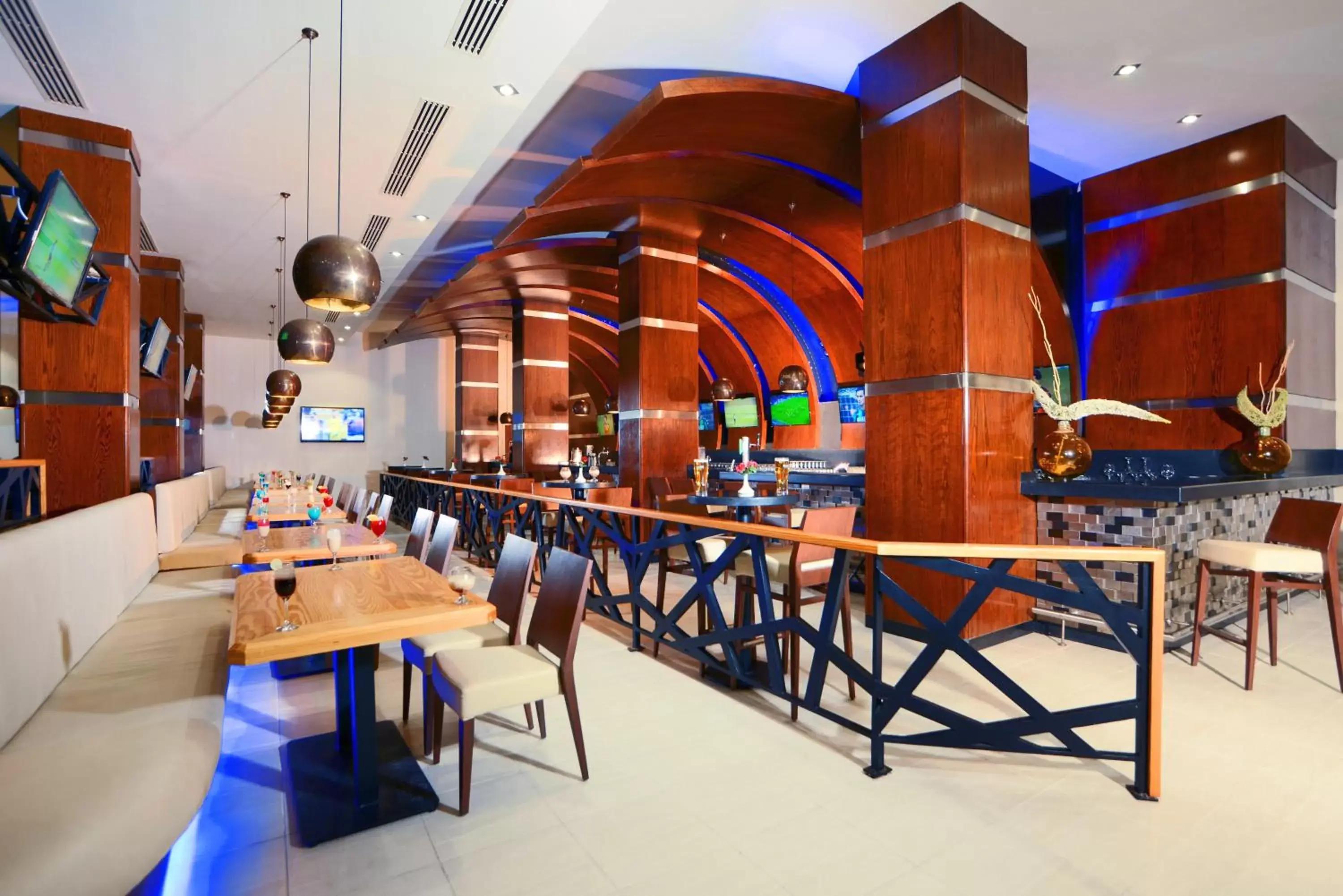 Lounge or bar in Pickalbatros Royal Moderna Sharm "Aqua Park"