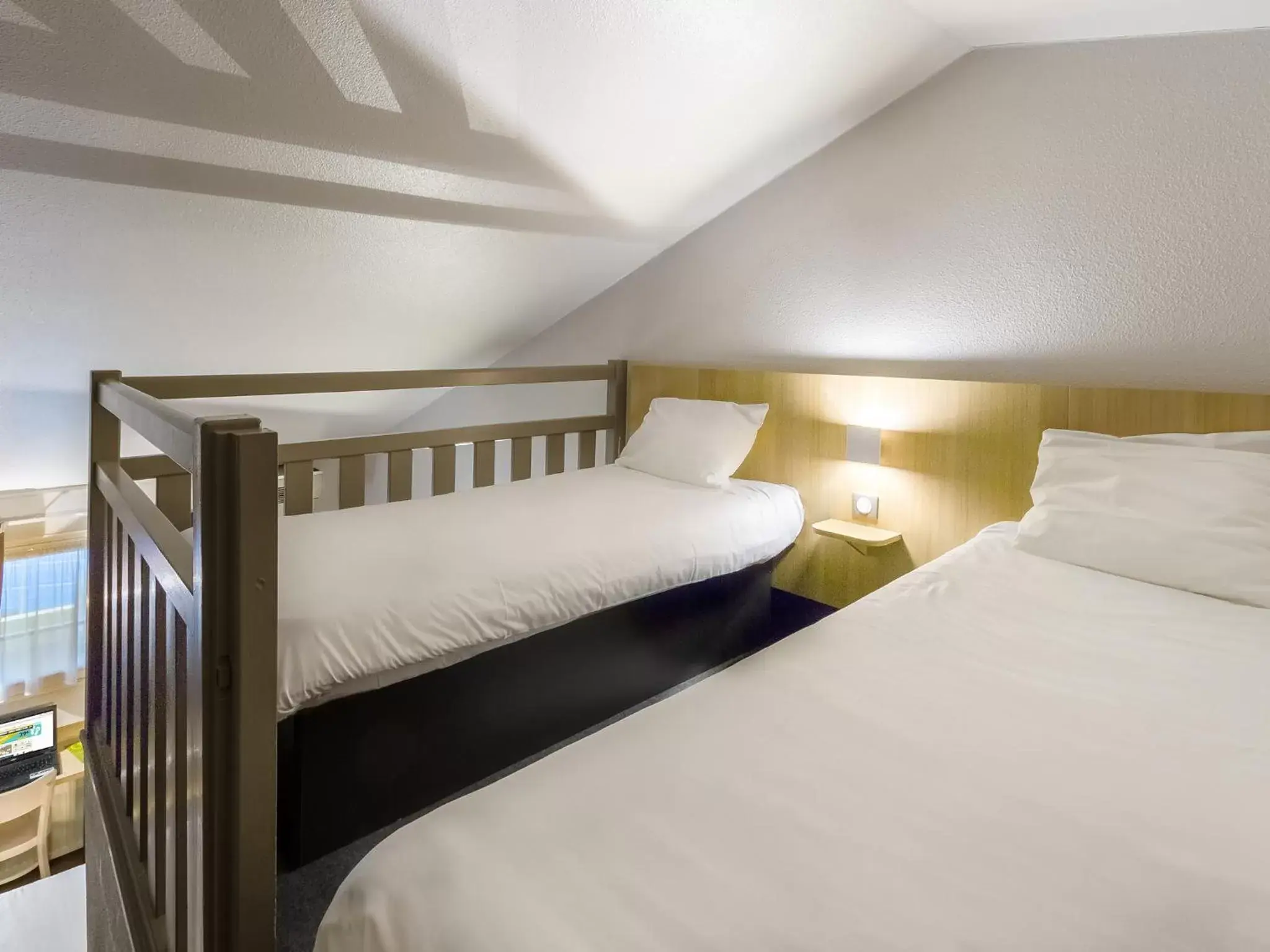 Bed in B&B HOTEL Tours Nord 1 Val de Loire