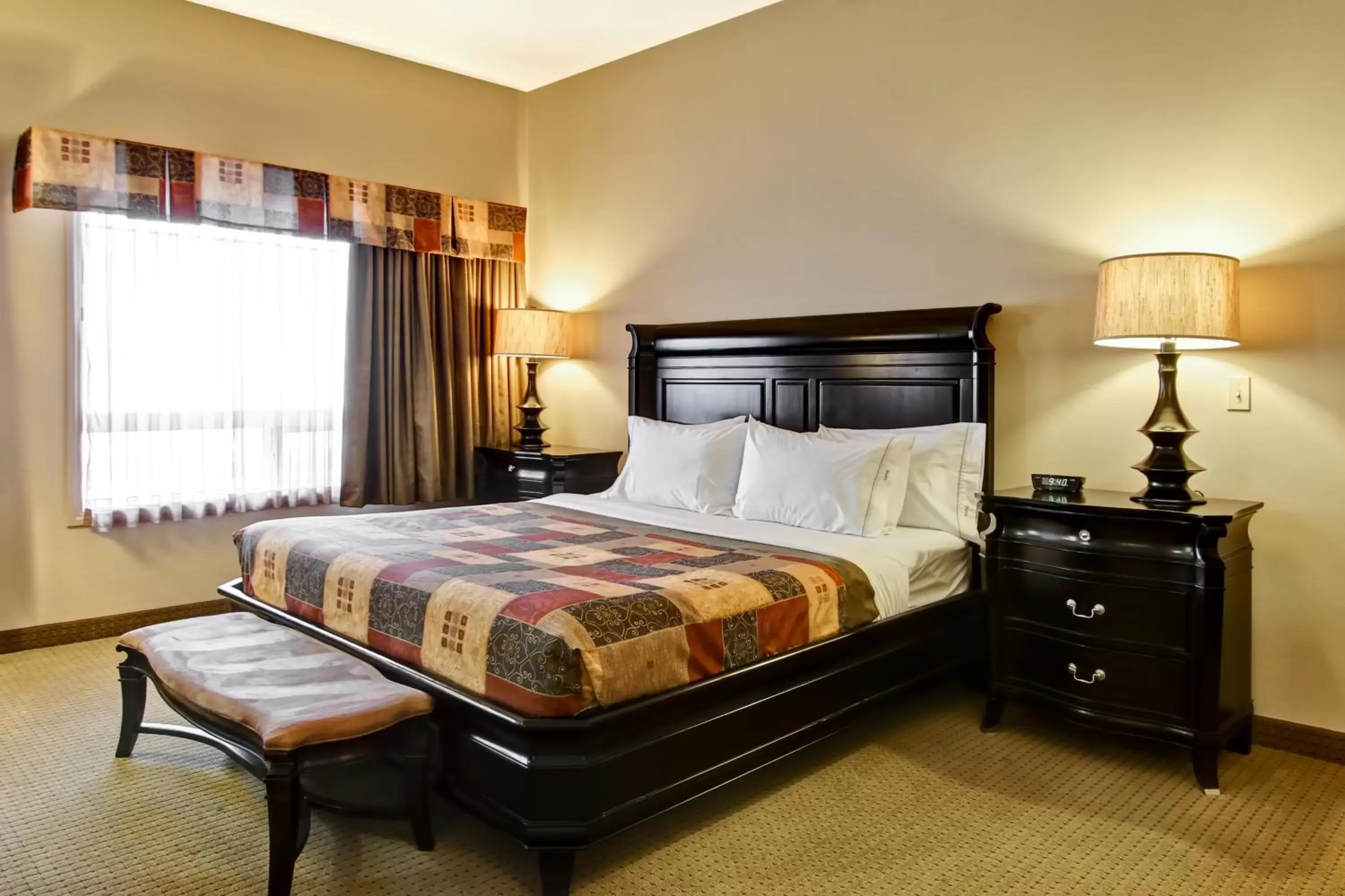 King Suite with Jacuzzi in Canalta Camrose King Suite with Jacuzzi in Canalta Camrose