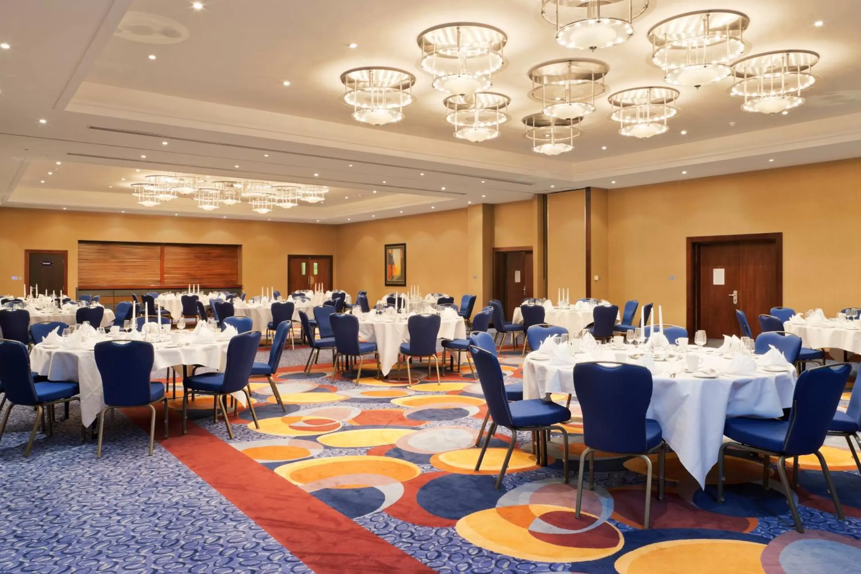 Banquet/Function facilities, Restaurant/Places to Eat in Crowne Plaza London - Gatwick Airport, an IHG Hotel