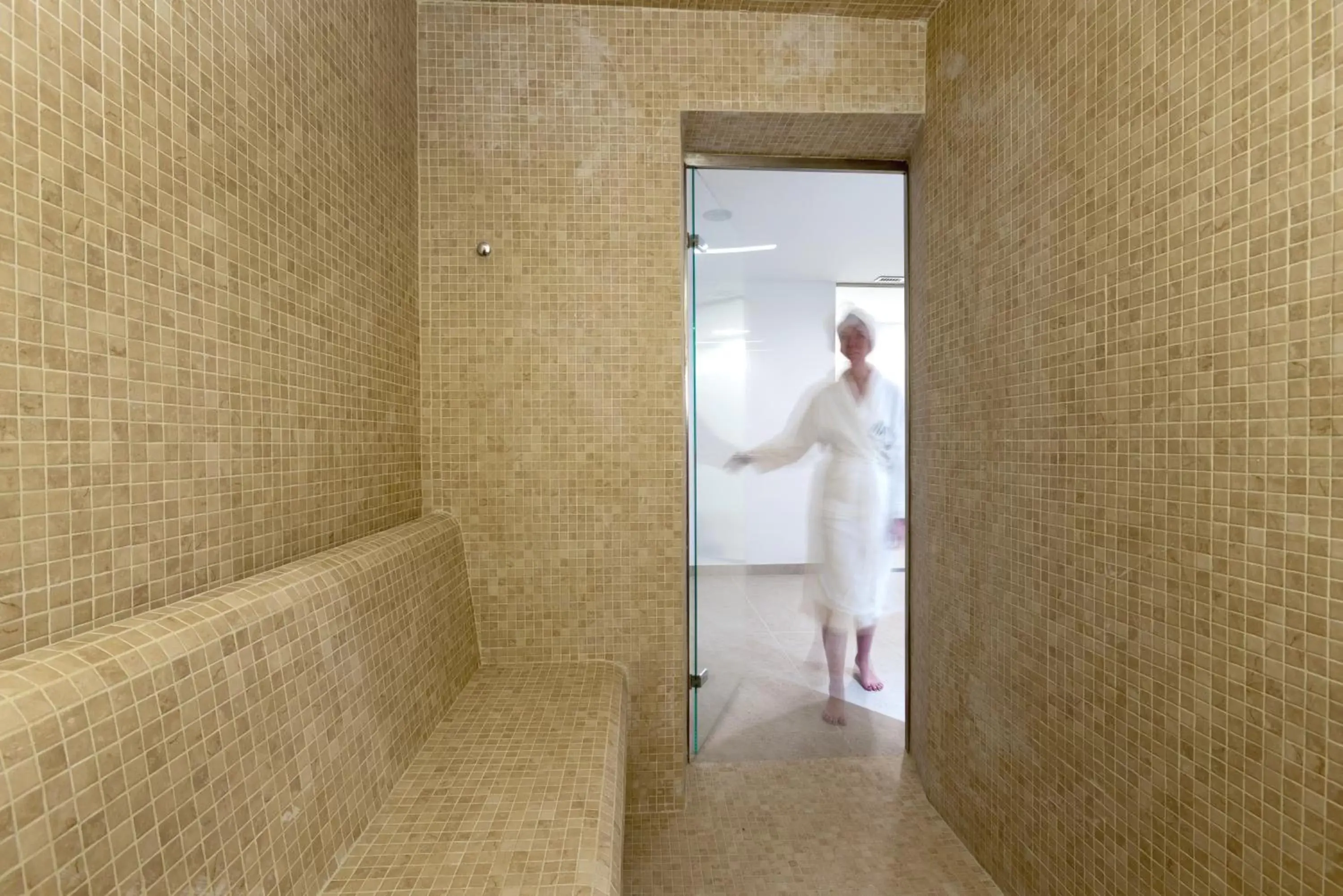 Steam room, Bathroom in Hotel Las Arenas