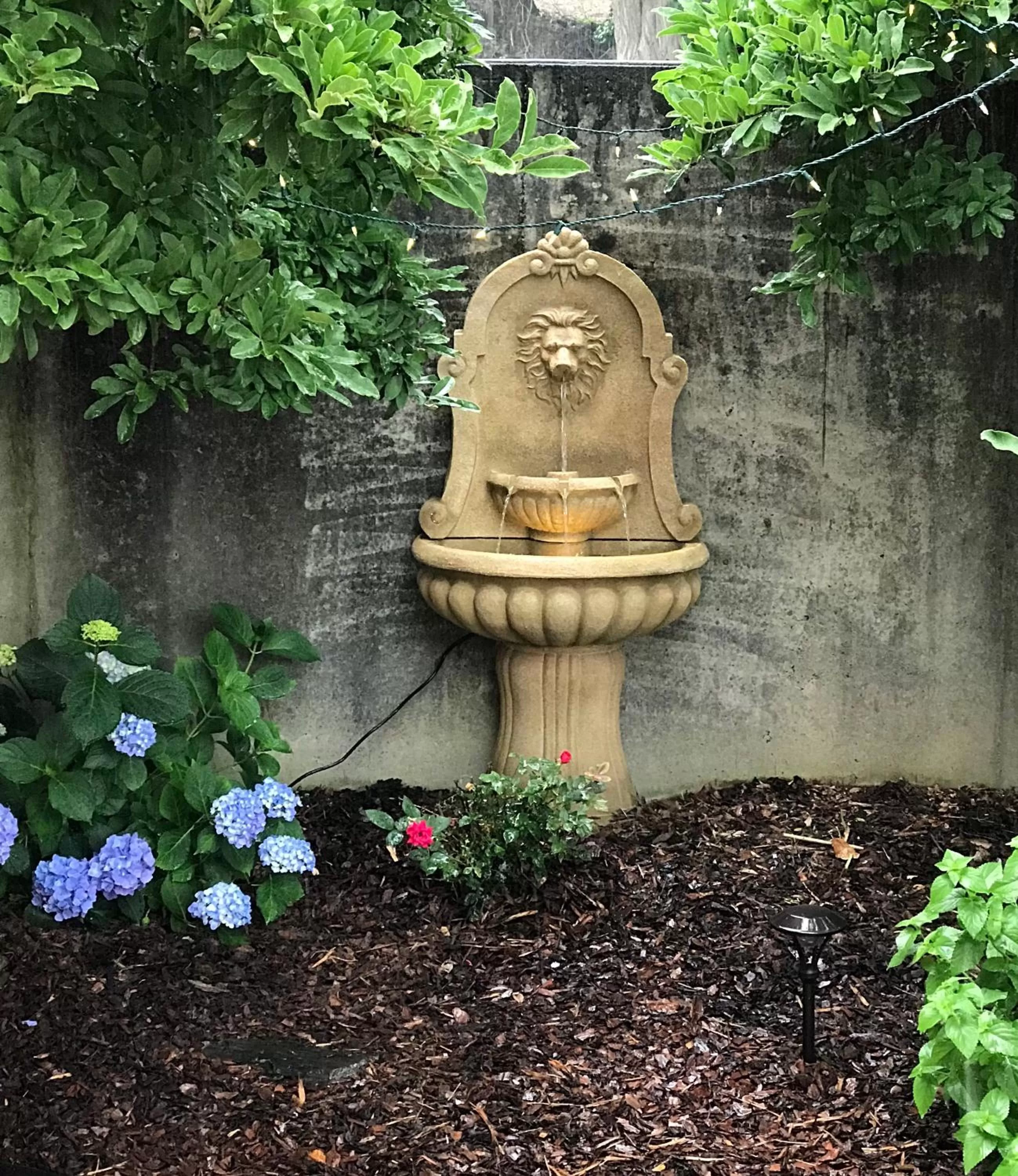 The Dahlonega Square Hotel