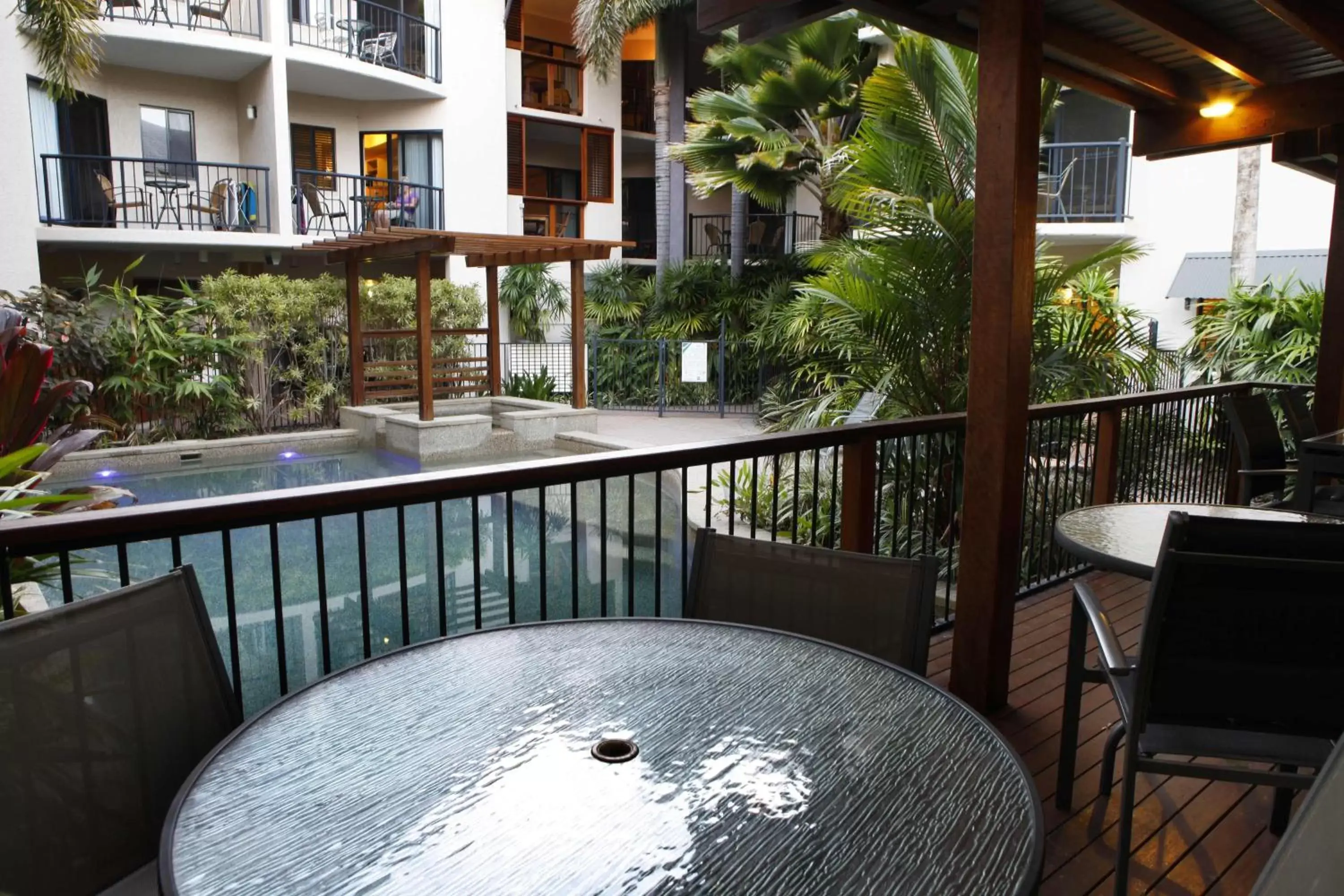 BBQ facilities, Pool View in Bay Villas Resort