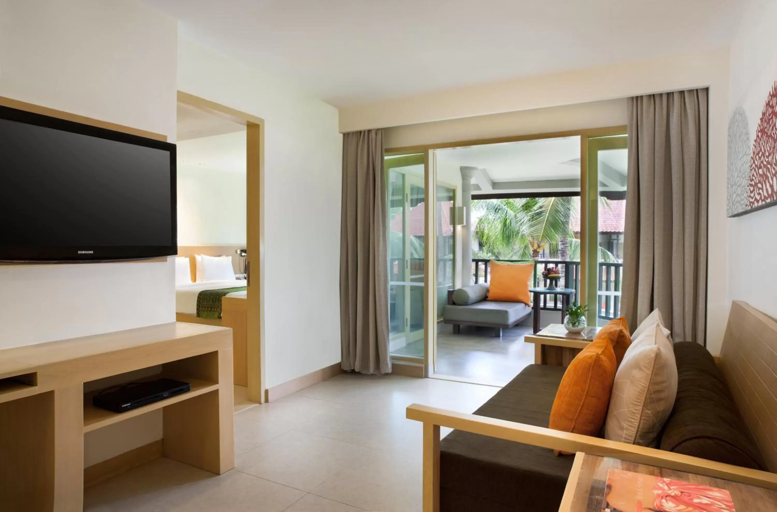 Living room, TV/Entertainment Center in Holiday Inn Resort Baruna Bali, an IHG Hotel - CHSE Certified