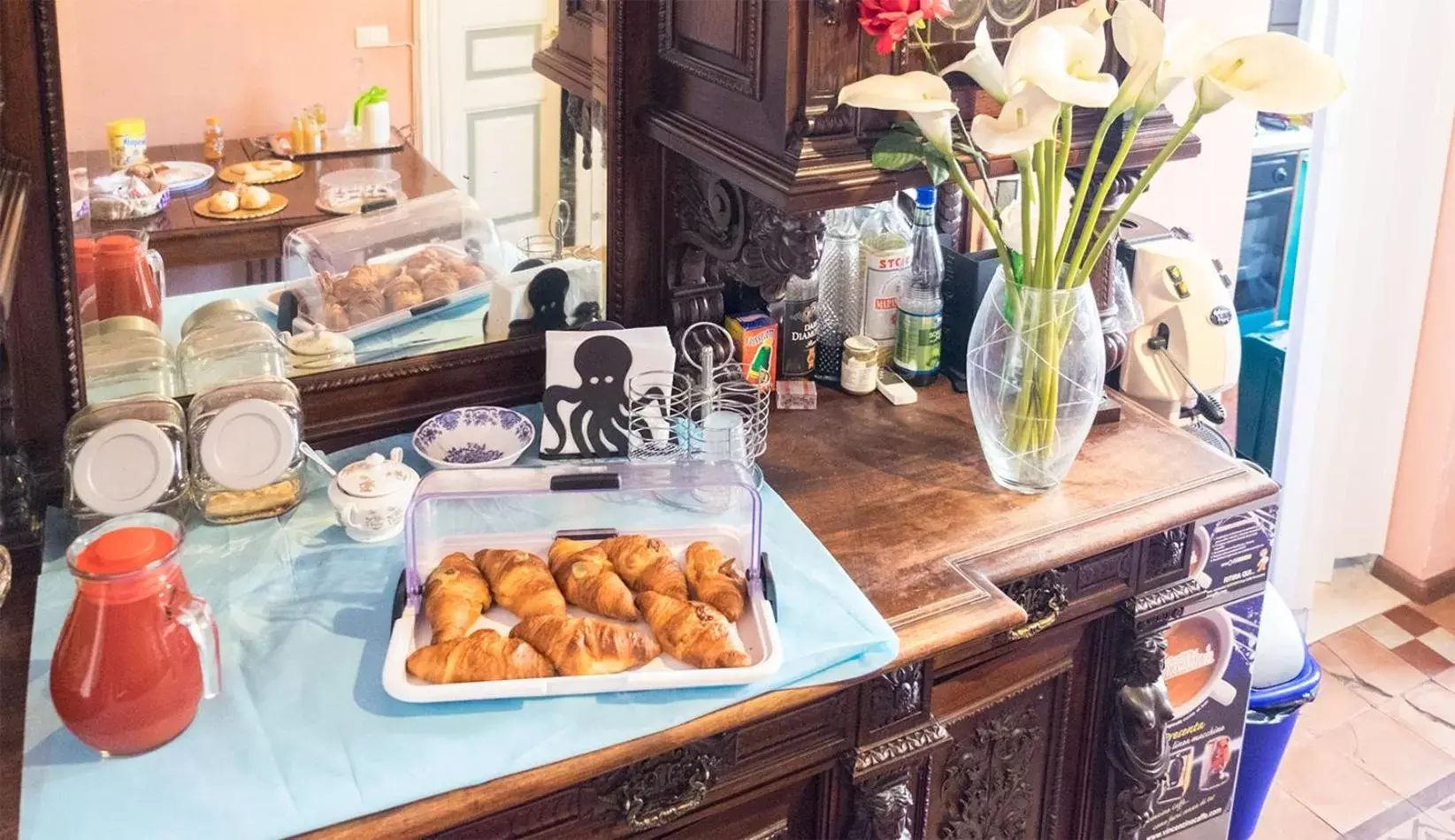 Buffet breakfast in A Casa Di Laura