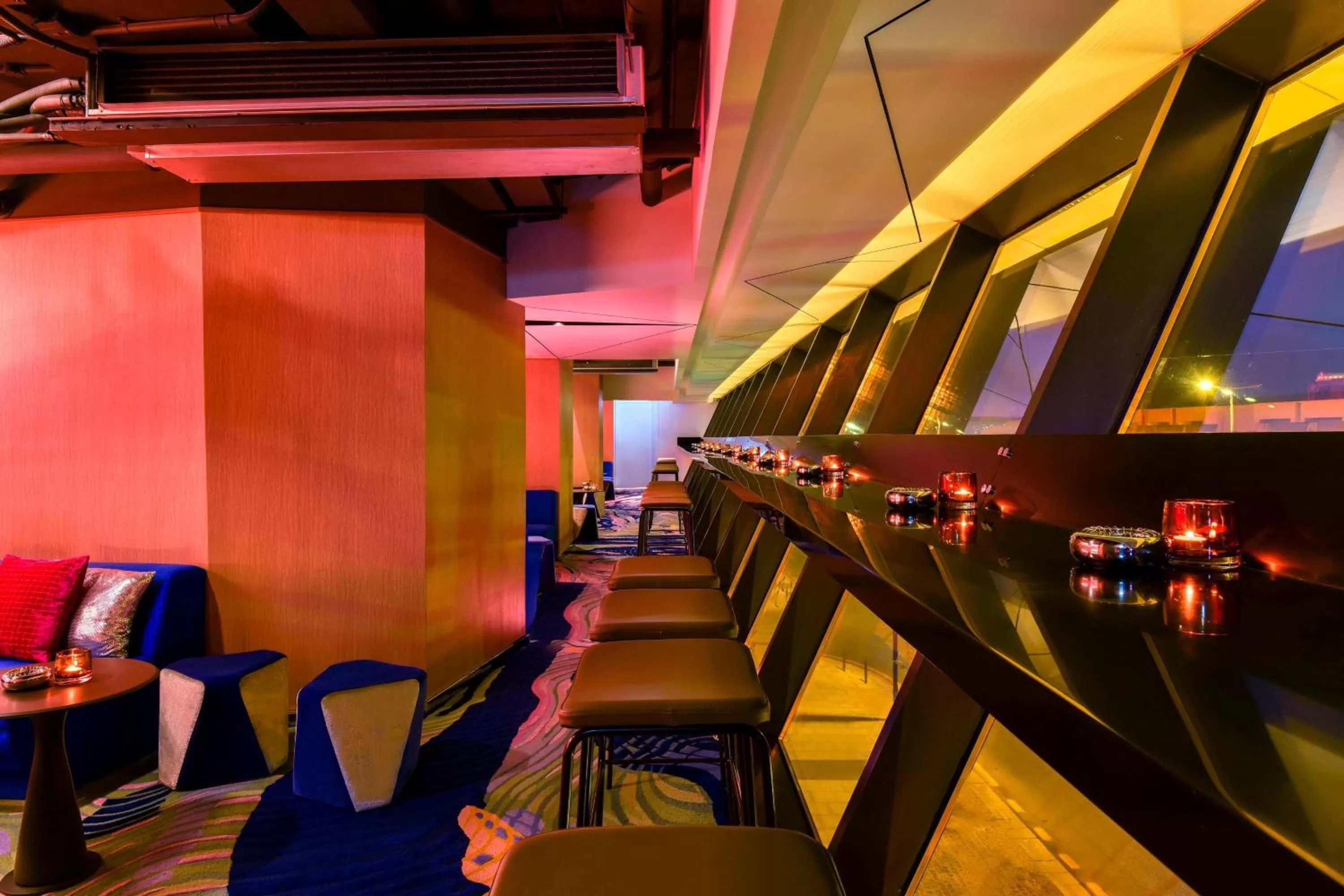 Restaurant/places to eat in W Amman Hotel