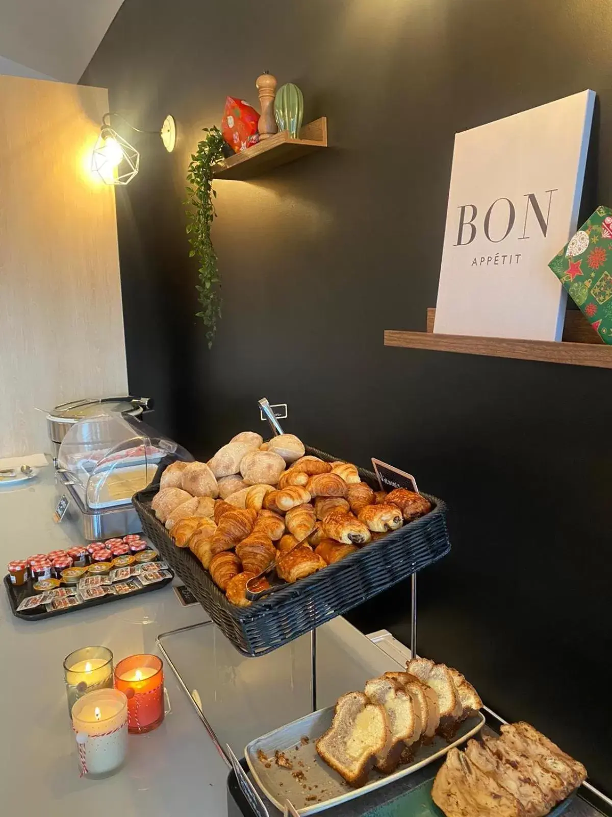 Food and drinks, Food in Sure Hotel by Best Western Bordeaux Lac