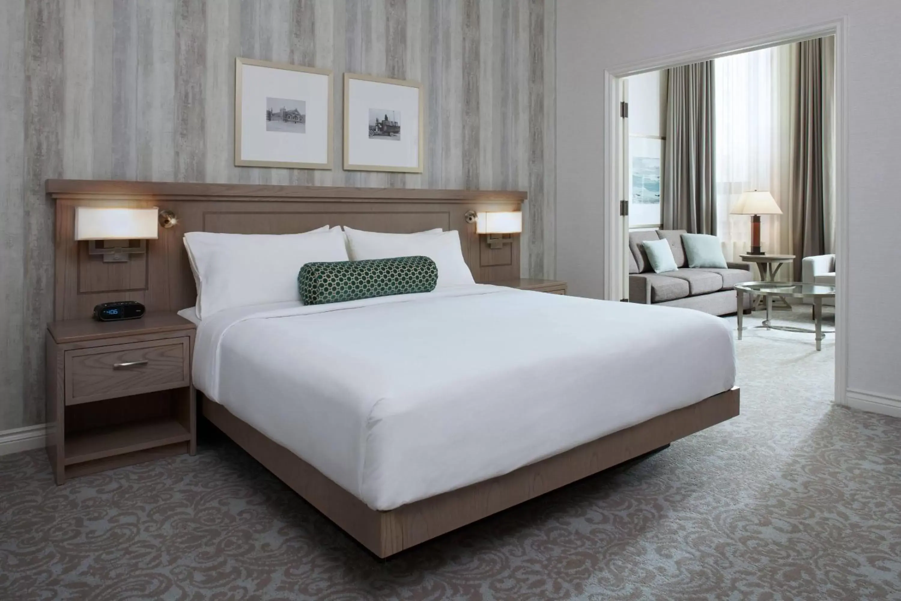 Bedroom, Bed in Delta Hotels by Marriott London Armouries
