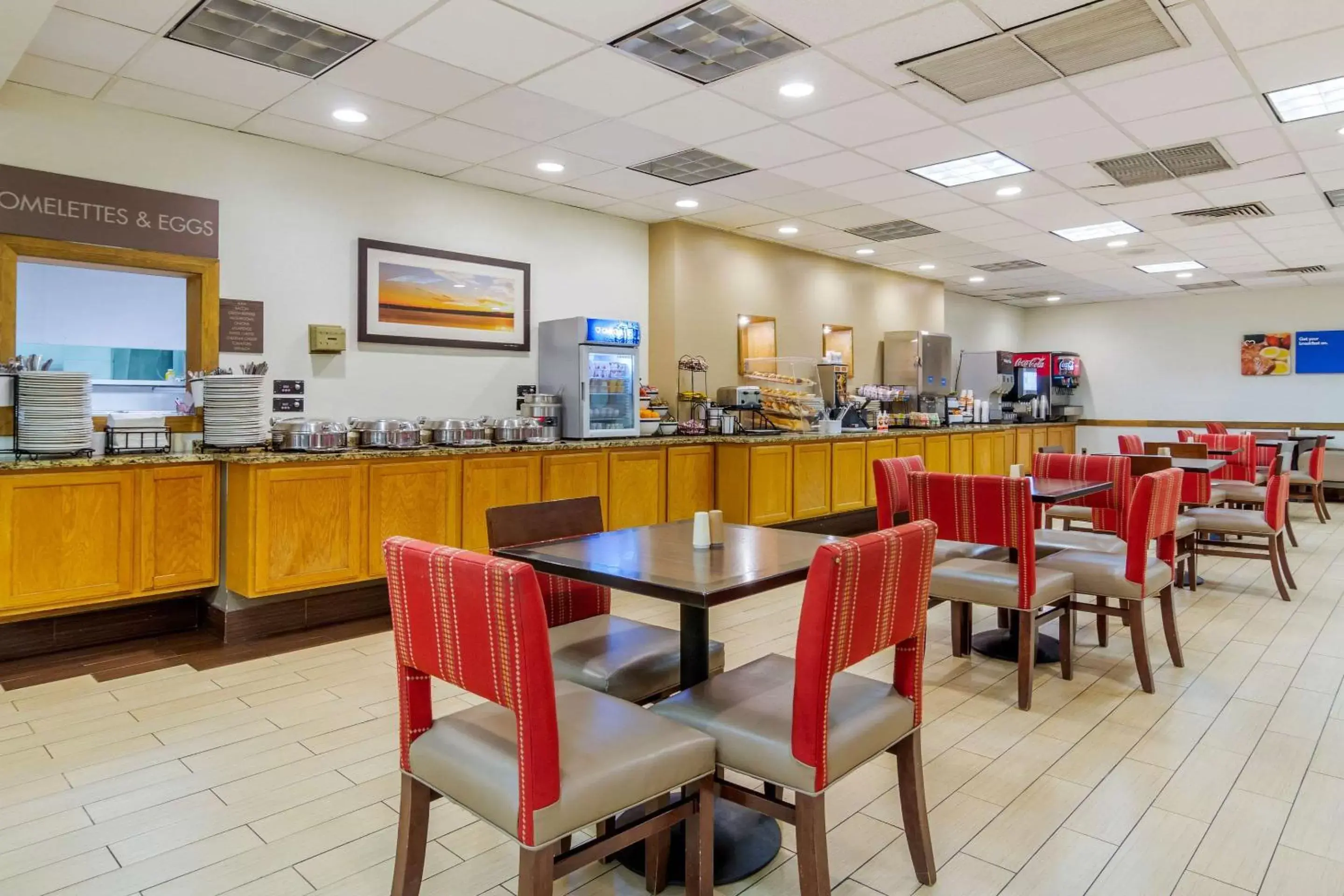 Restaurant/Places to Eat in Comfort Inn Denver Central
