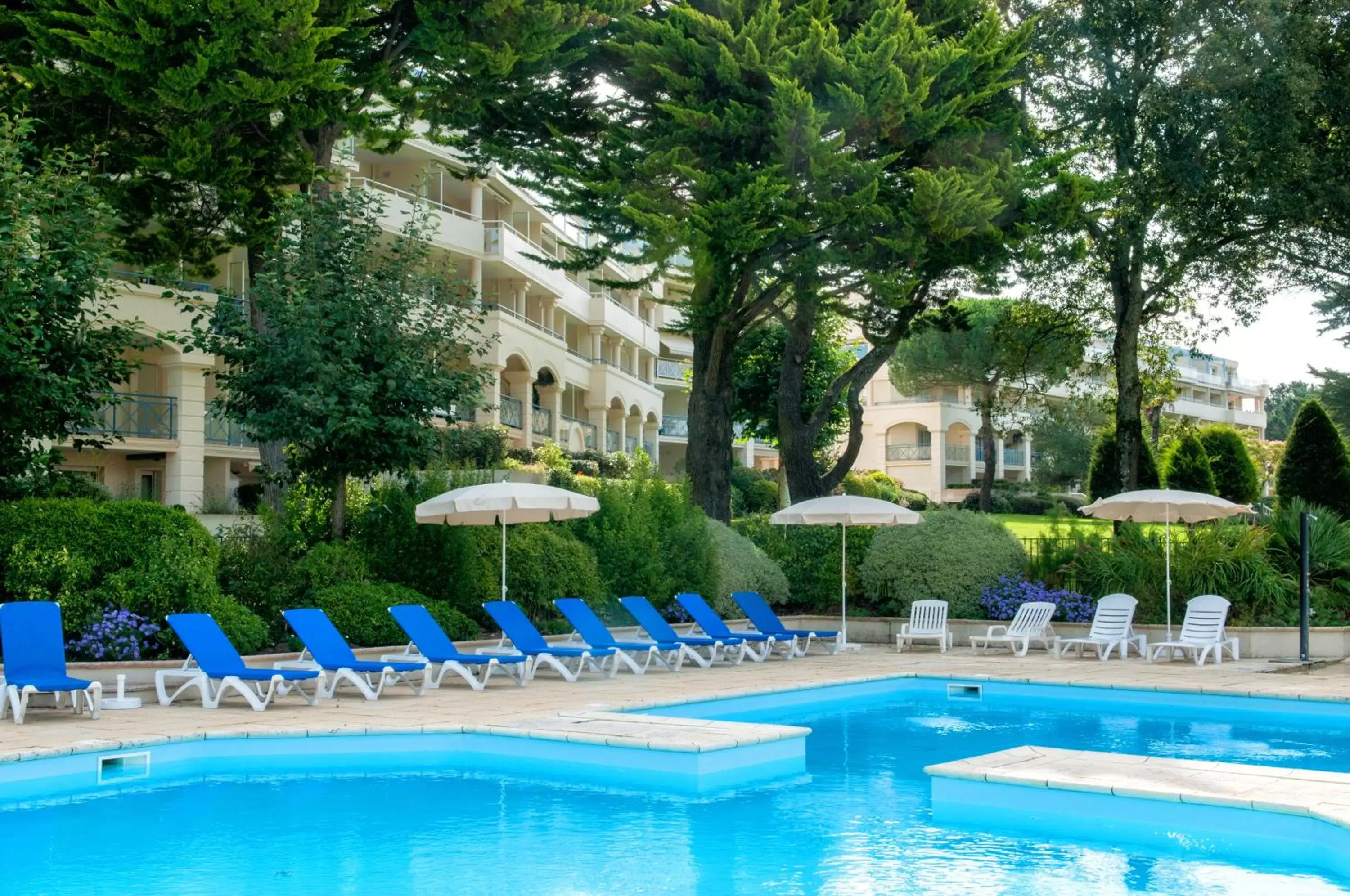 Swimming Pool in Goélia - Résidence Royal Park