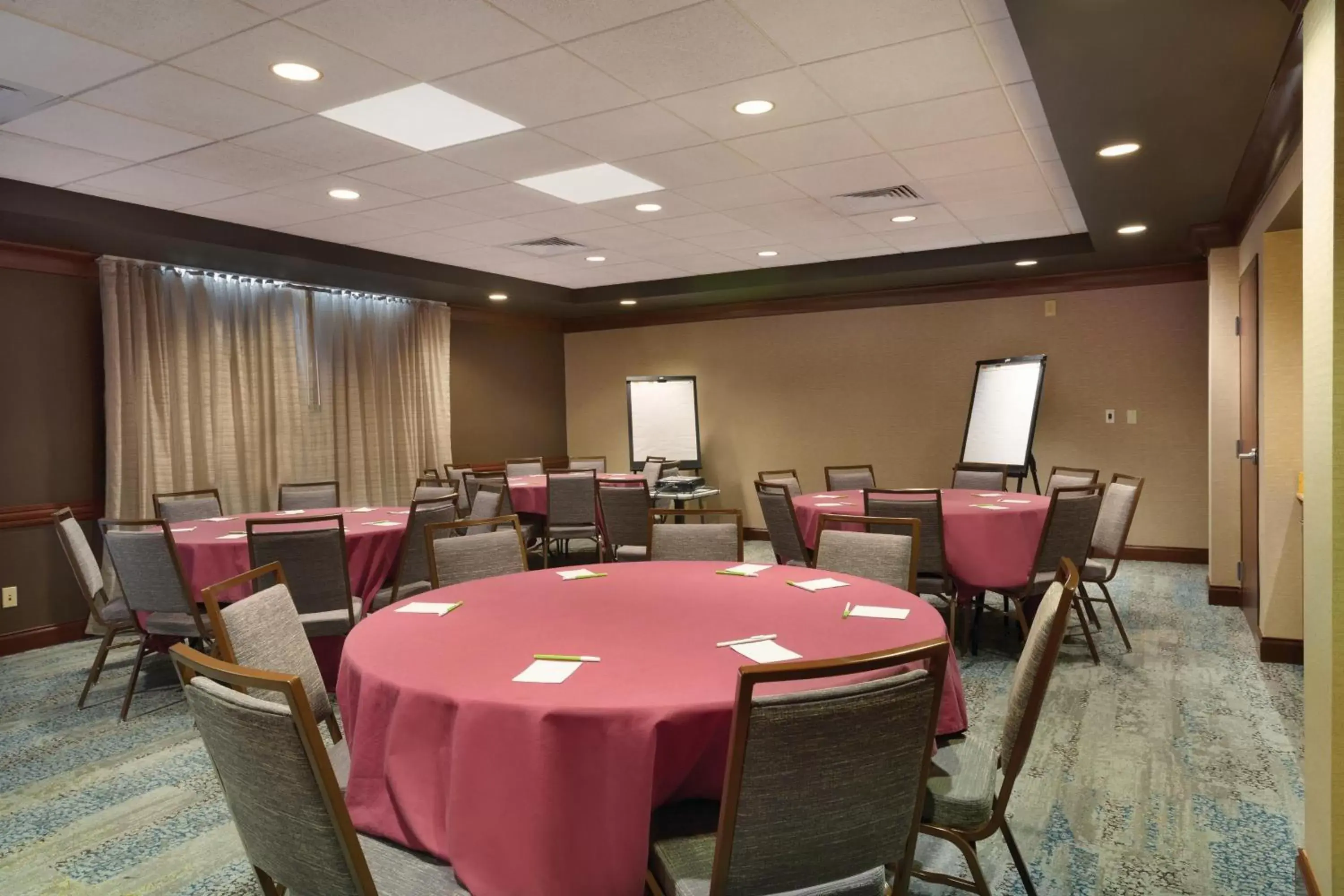 Meeting/conference room in Courtyard by Marriott Fort Smith Downtown
