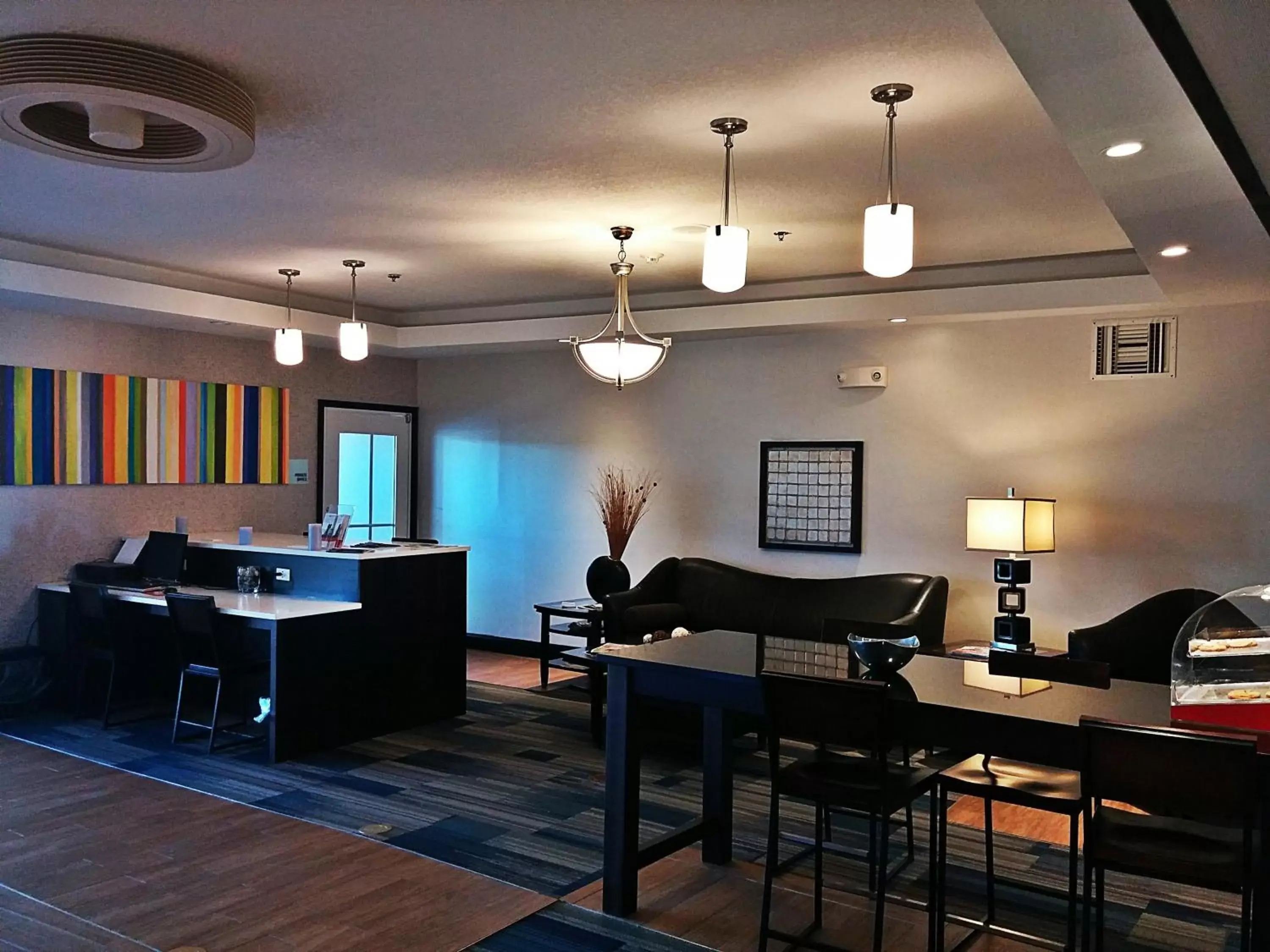 Lobby or reception in Holiday Inn Express & Suites - Miami, an IHG Hotel