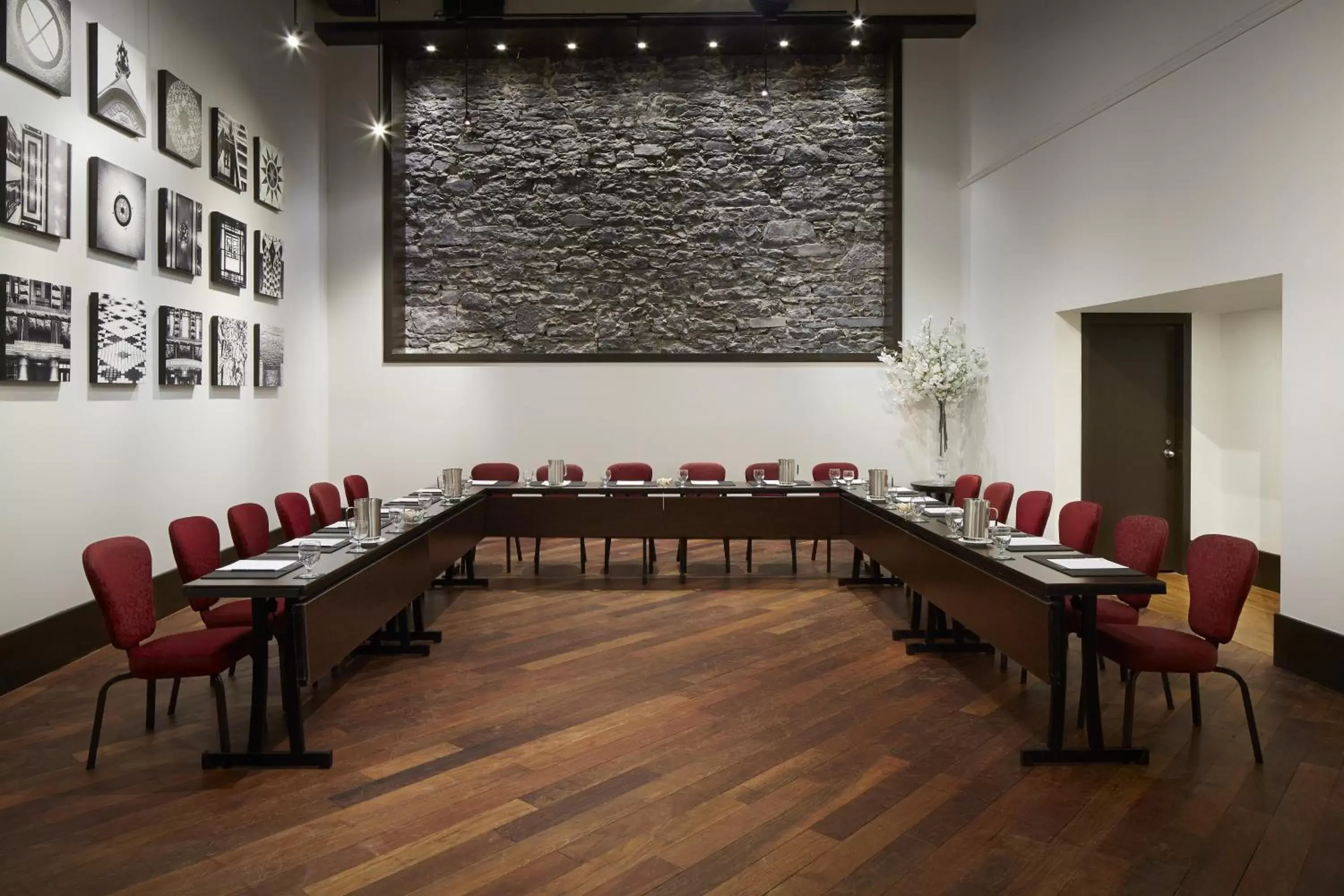 Meeting/conference room in InterContinental Montreal, an IHG Hotel