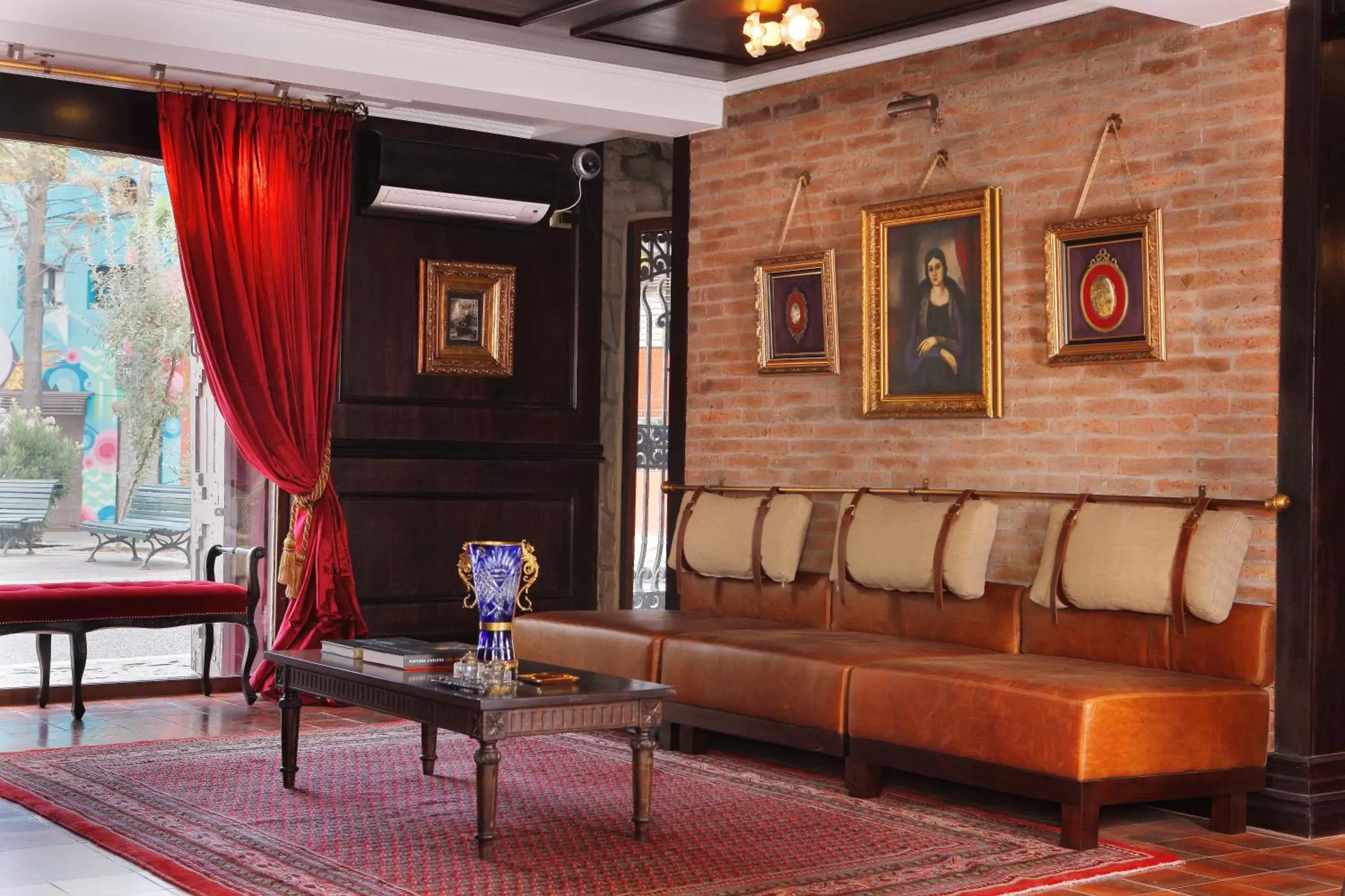 Decorative detail, Seating Area in Hotel Boutique Castillo Rojo