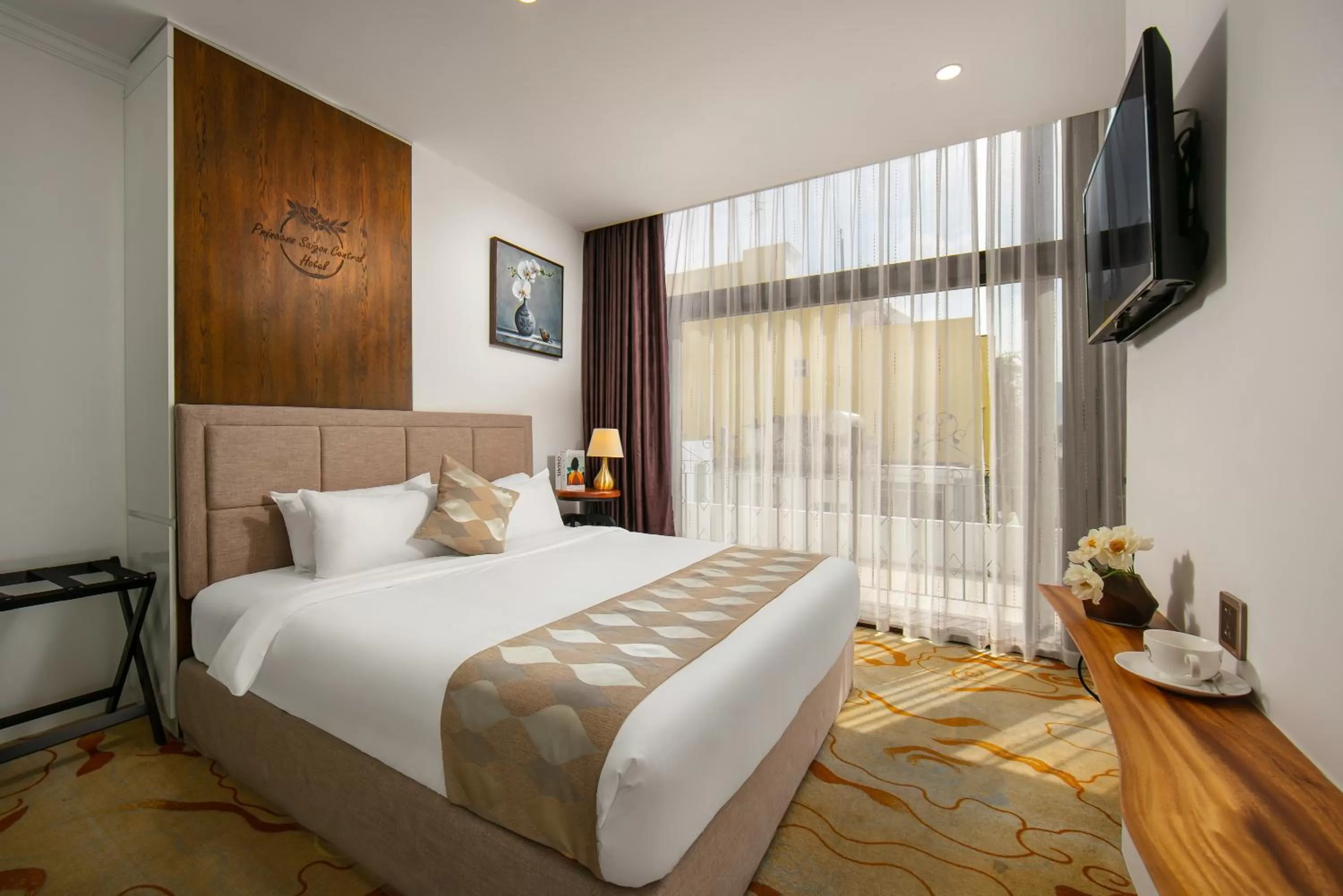 Executive Double Room with Balcony in Nesta Hotel Saigon