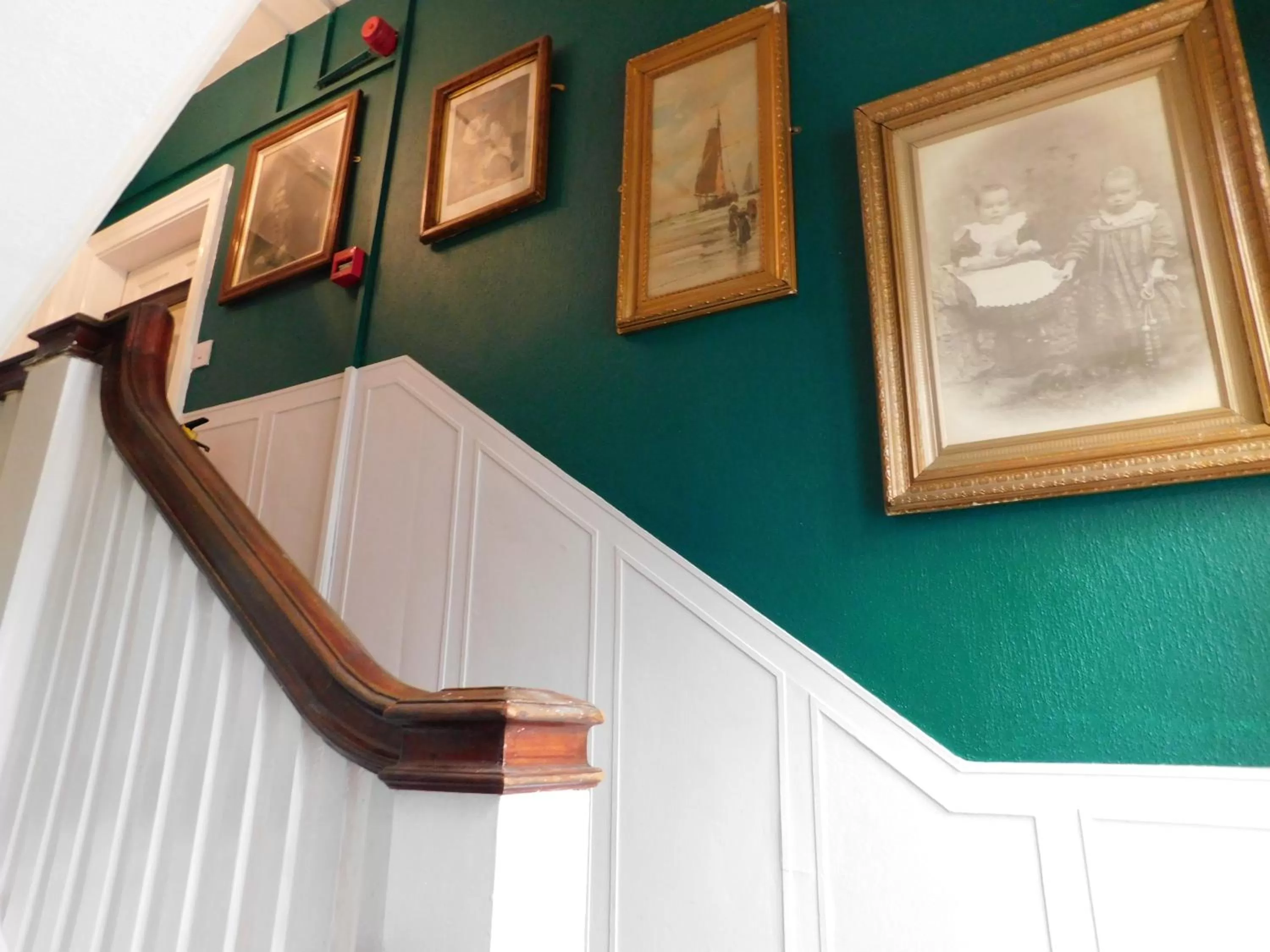 Lobby or reception in The Old Registry guest house