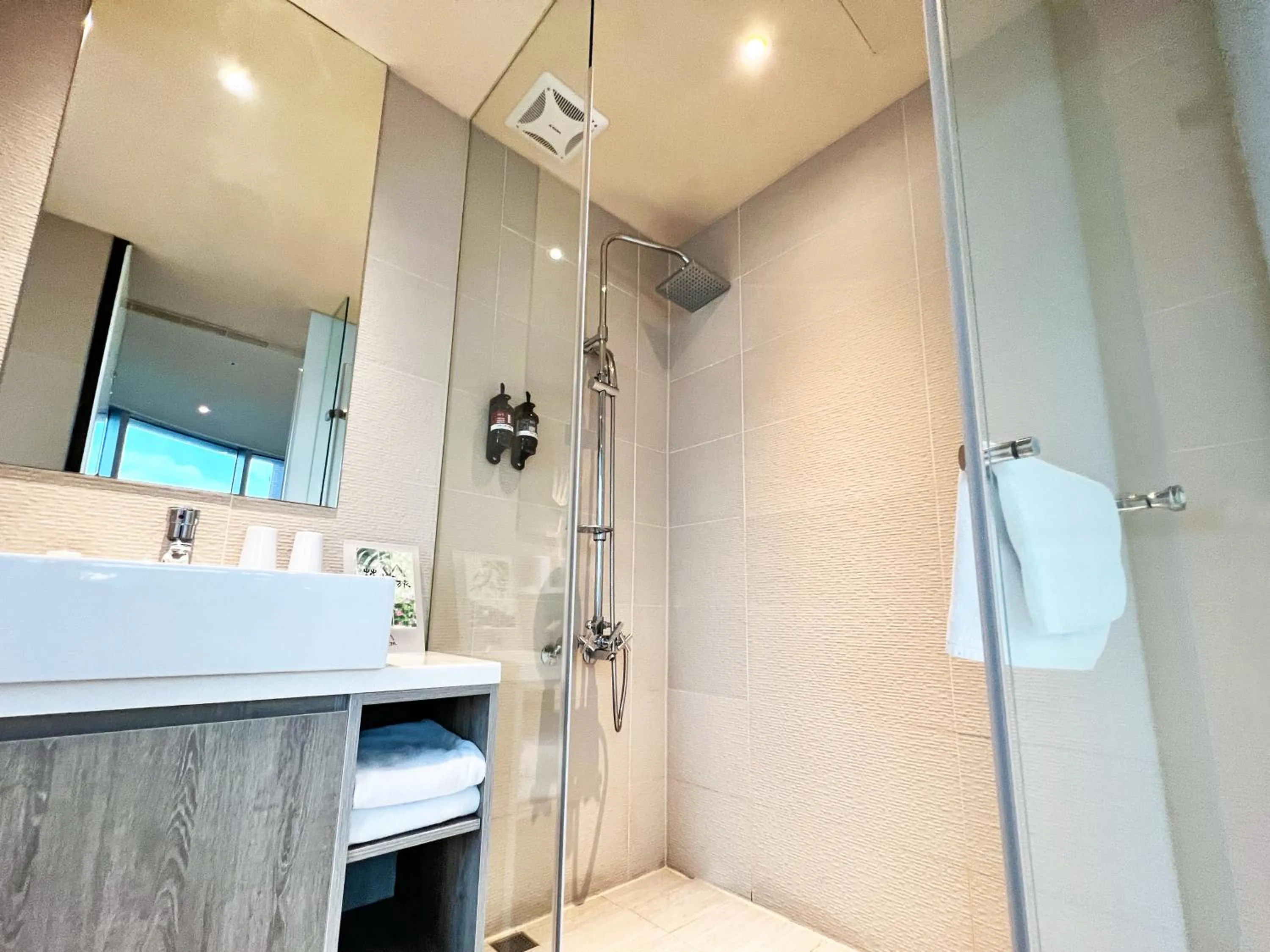 Bathroom in Wallsun Hotel